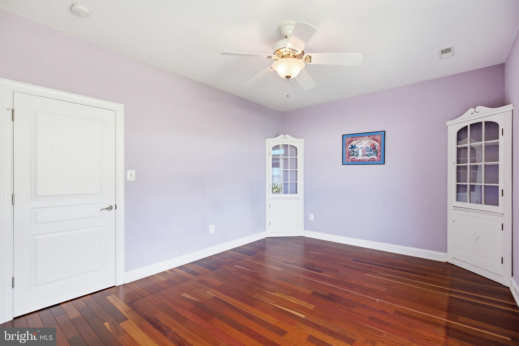 OAKWOOD LODGE - Residential