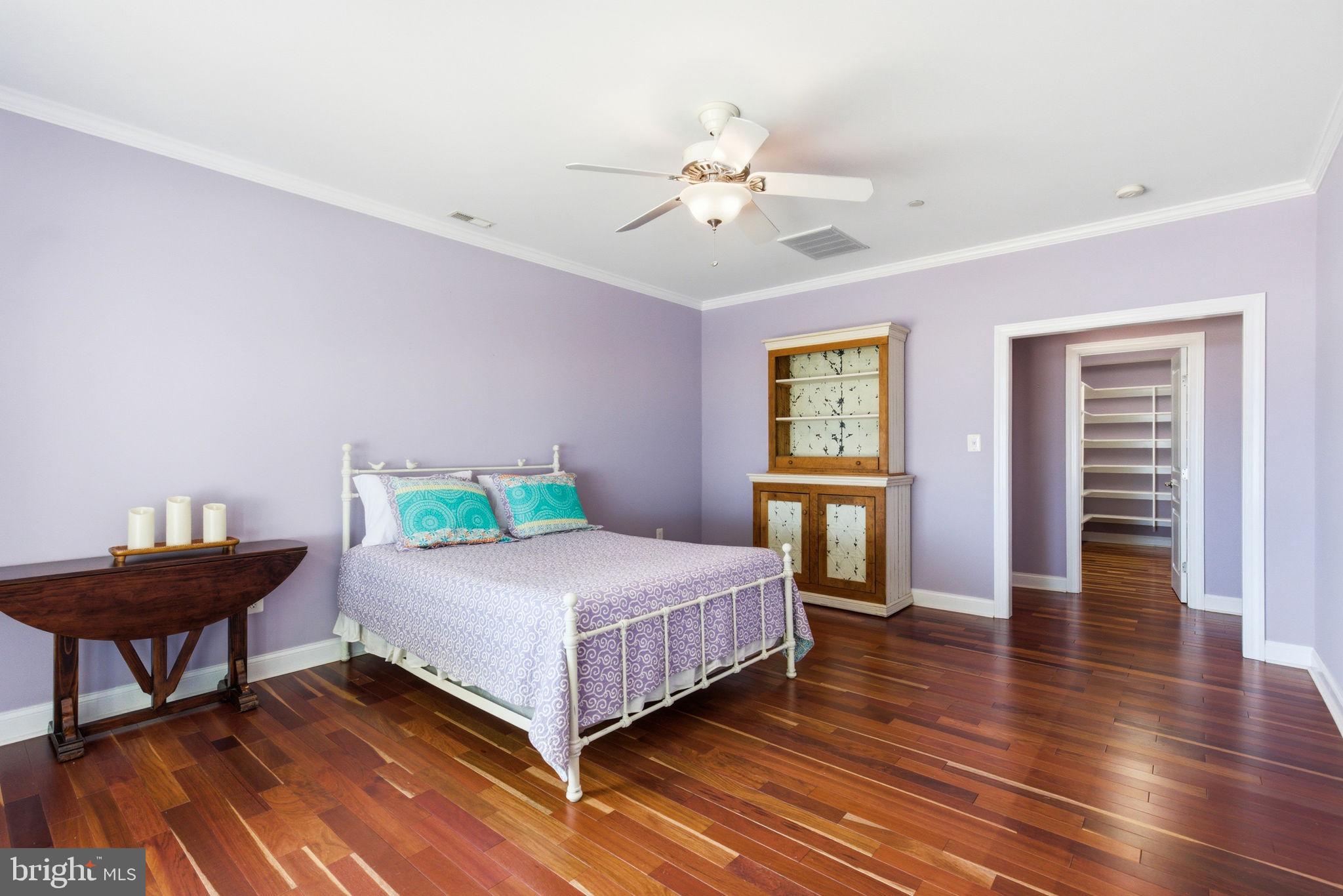 OAKWOOD LODGE - Residential