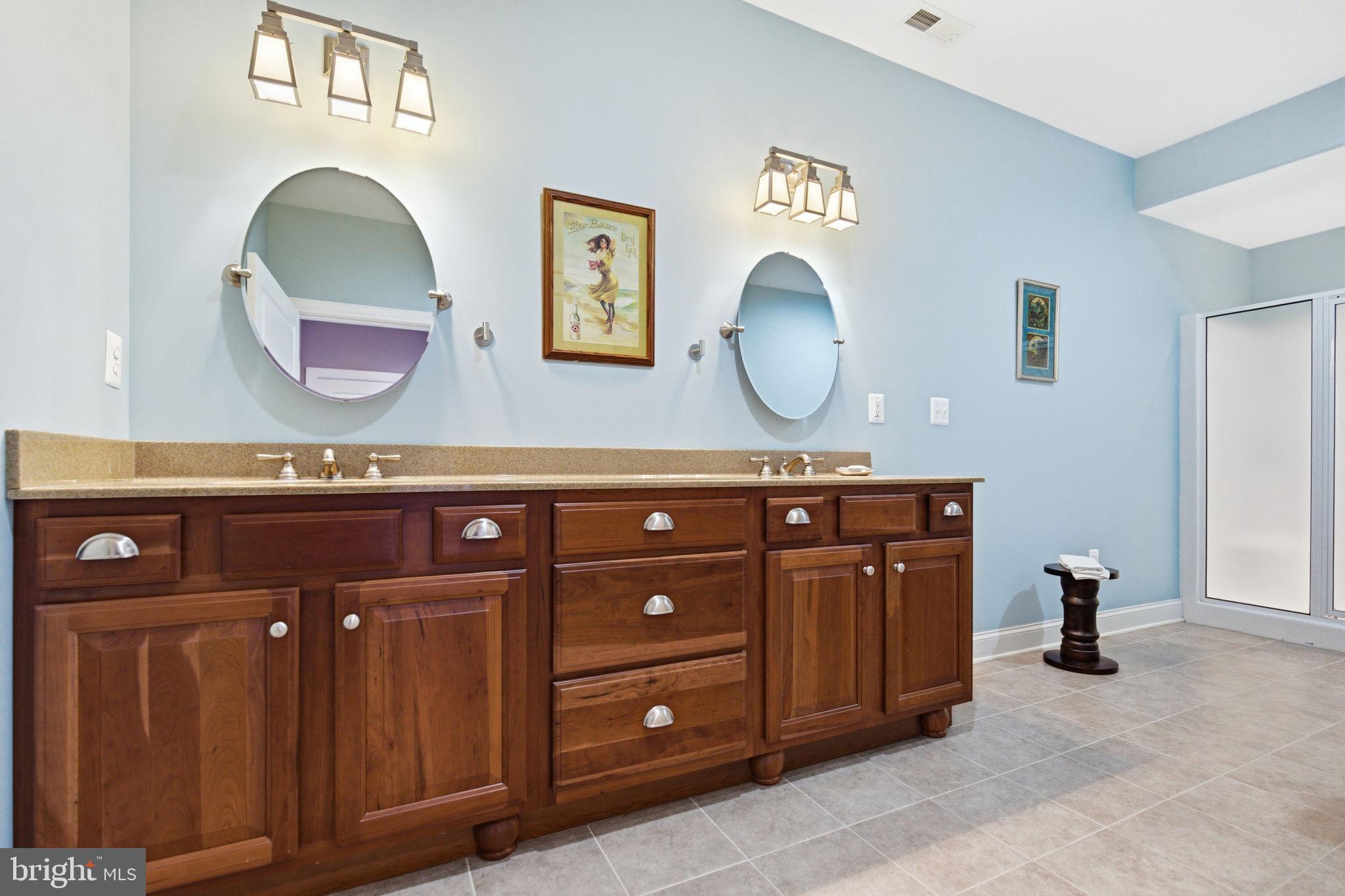 OAKWOOD LODGE - Residential