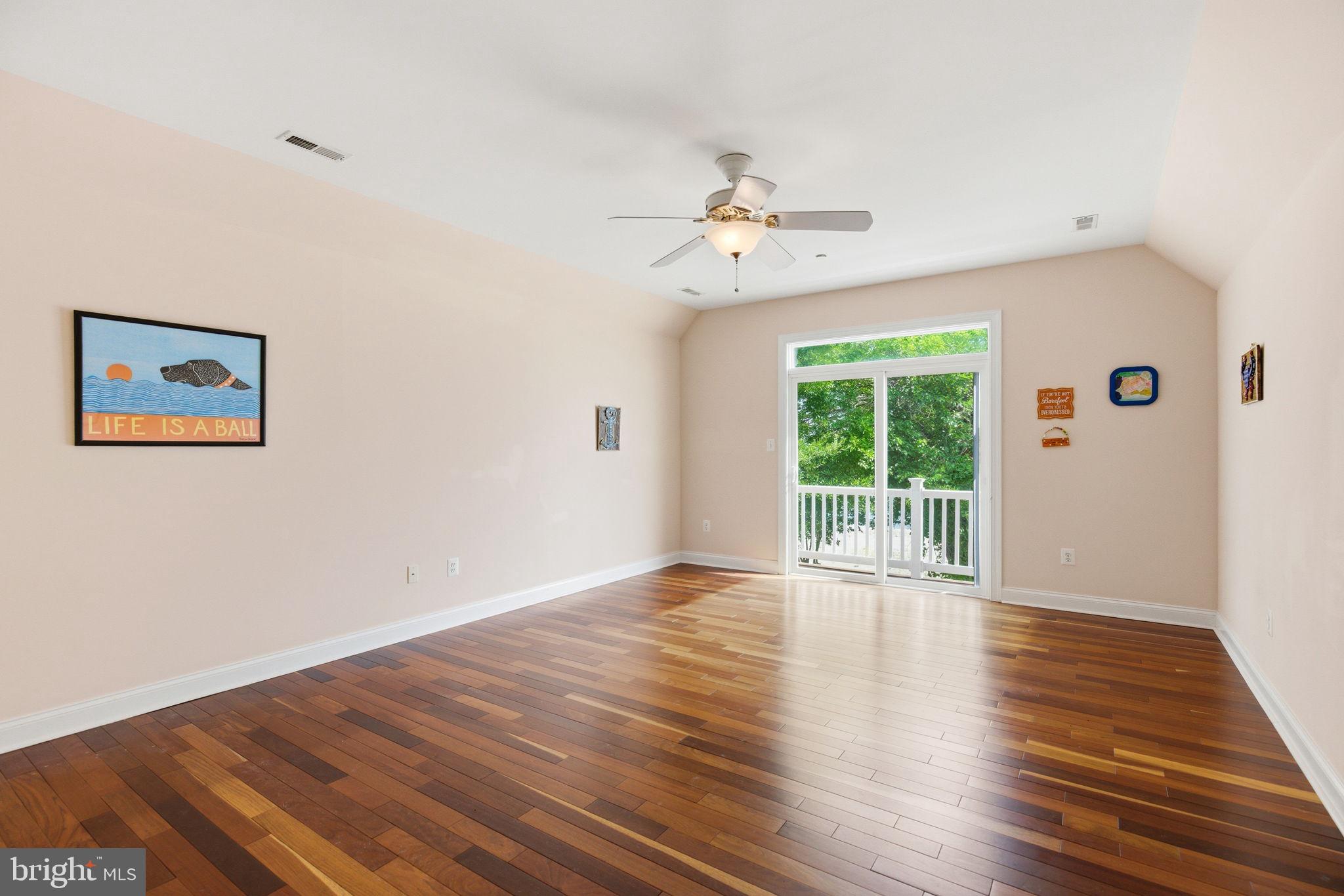 OAKWOOD LODGE - Residential