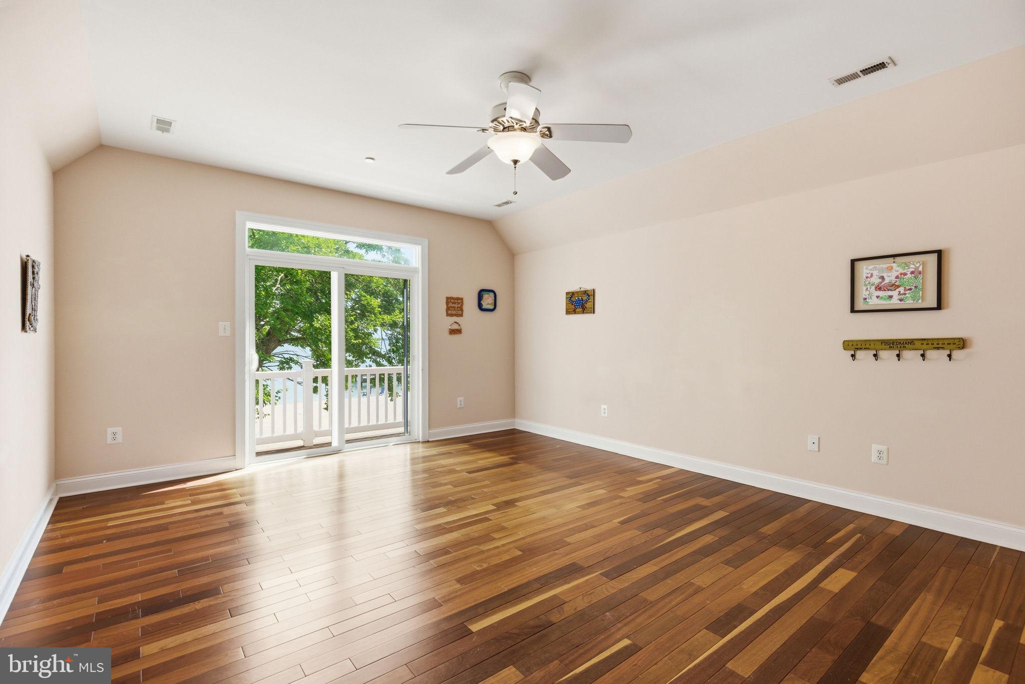 OAKWOOD LODGE - Residential