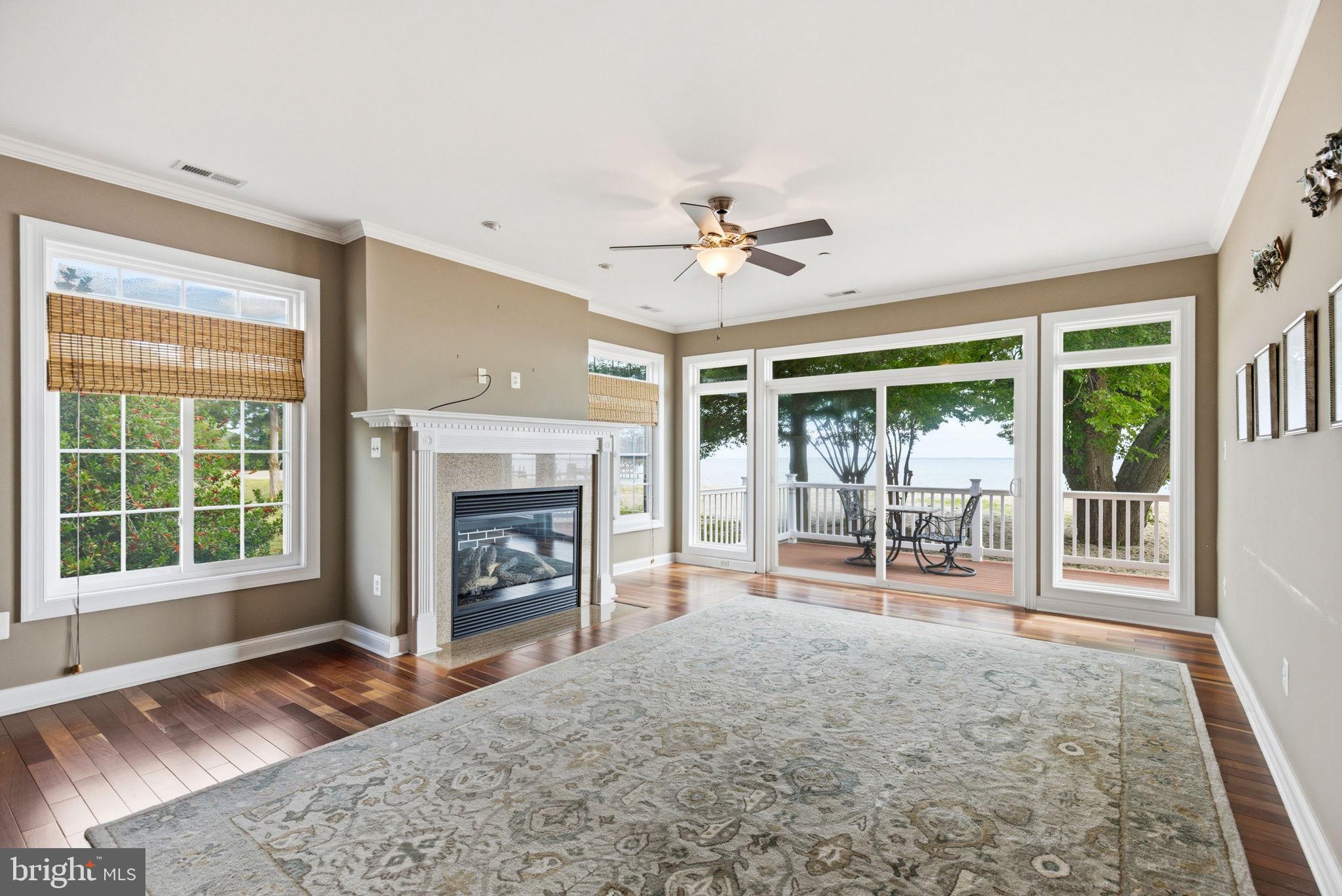 OAKWOOD LODGE - Residential