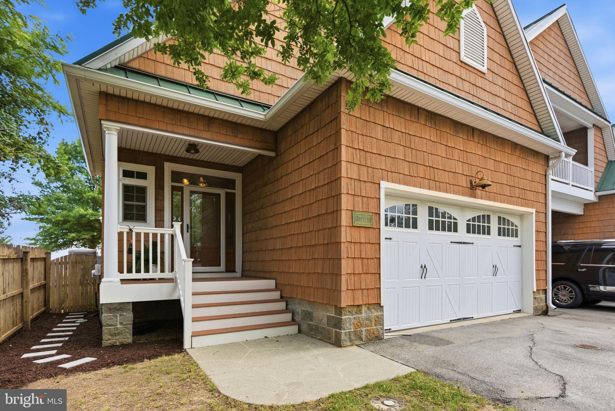 OAKWOOD LODGE - Residential