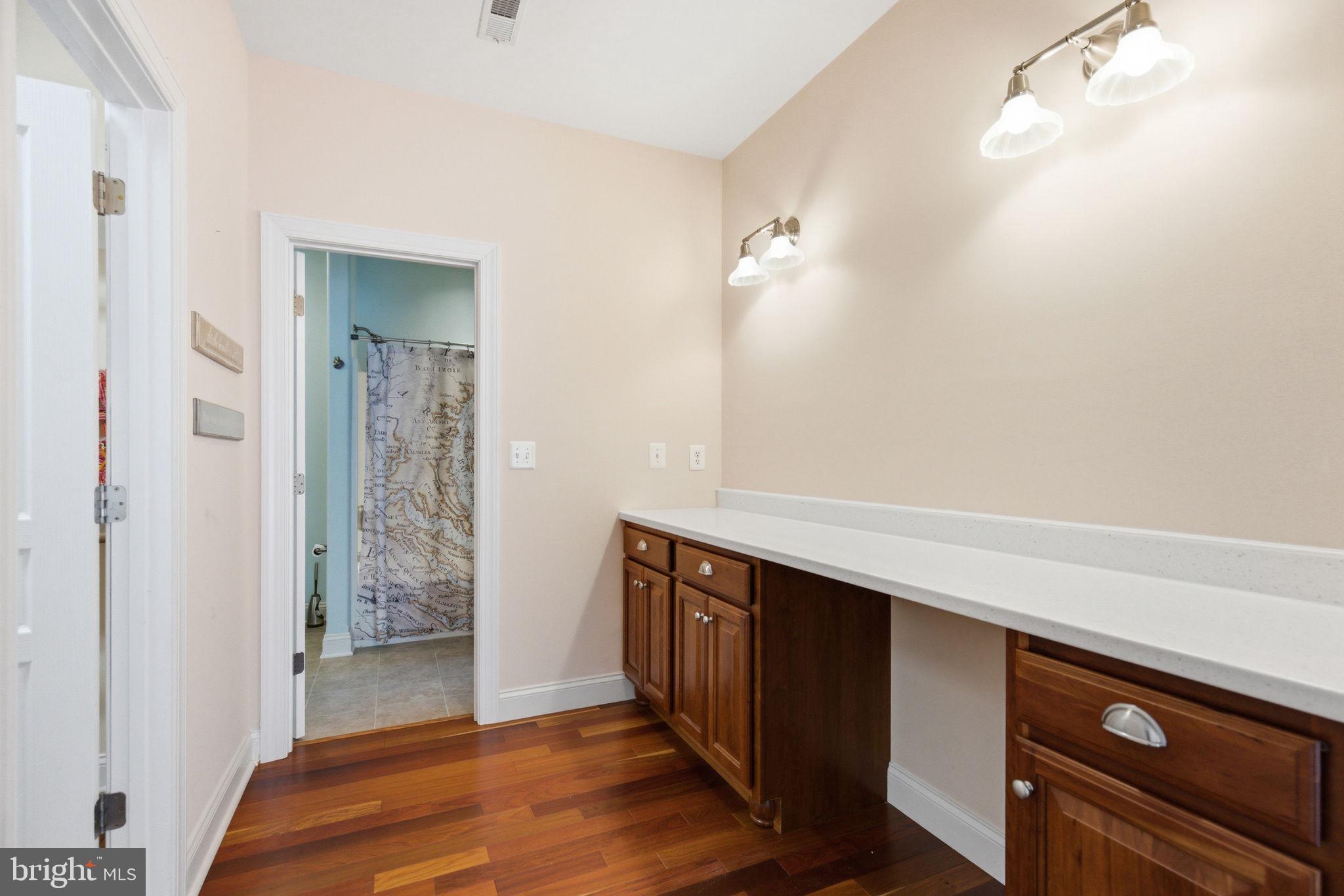 OAKWOOD LODGE - Residential