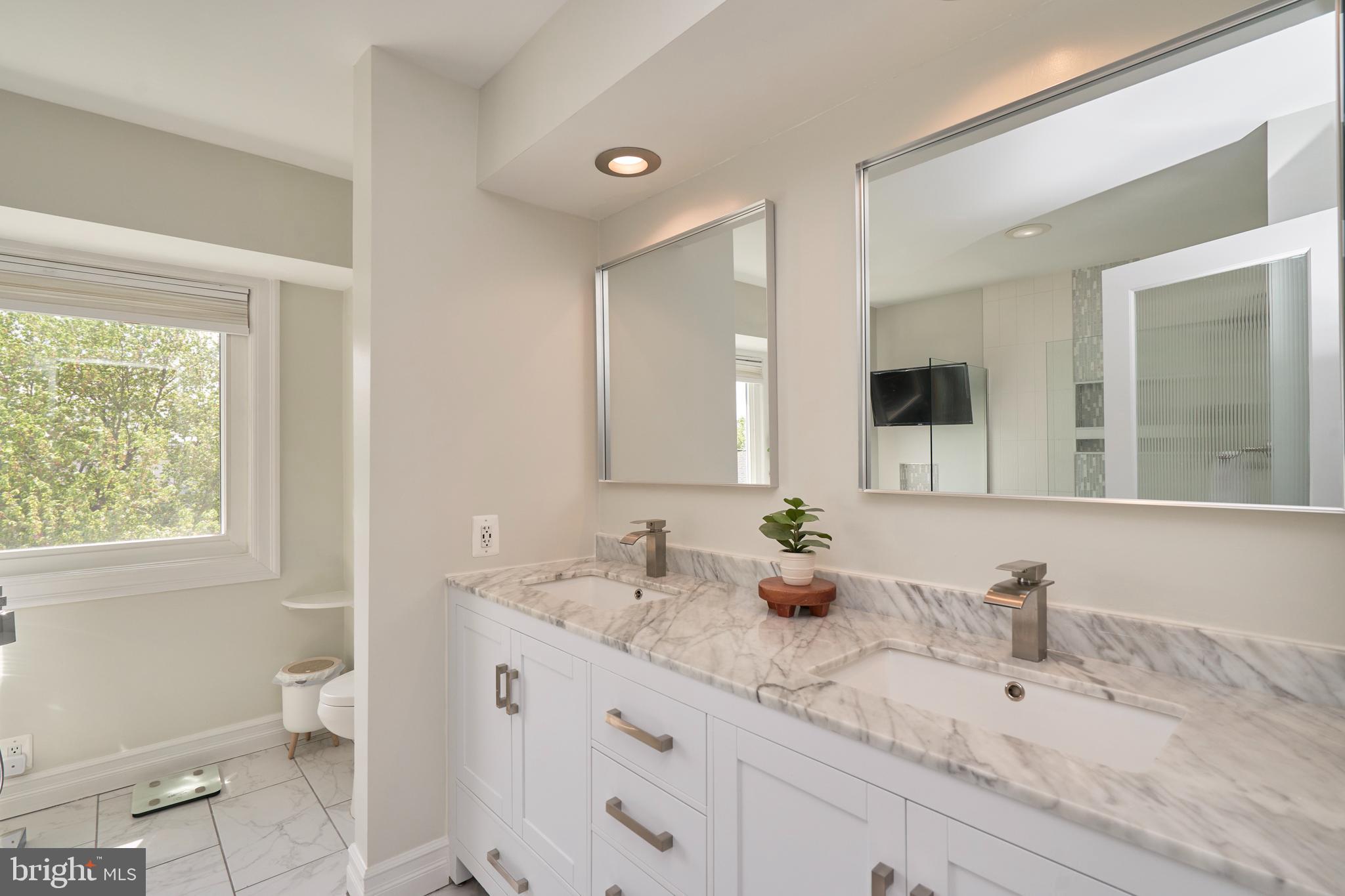 POTOMAC CROSSING - Residential
