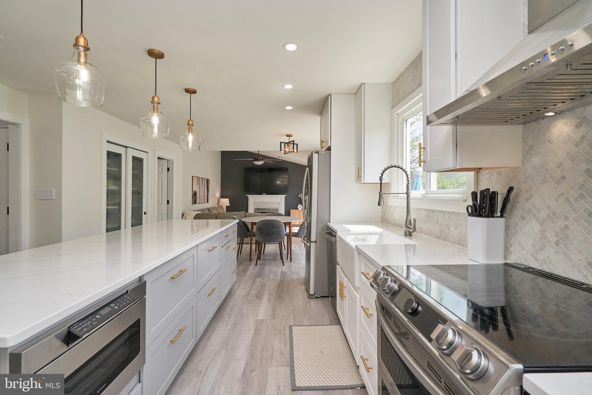 POTOMAC CROSSING - Residential