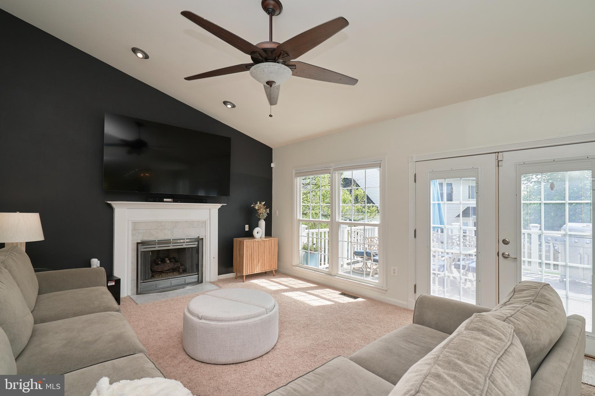 POTOMAC CROSSING - Residential