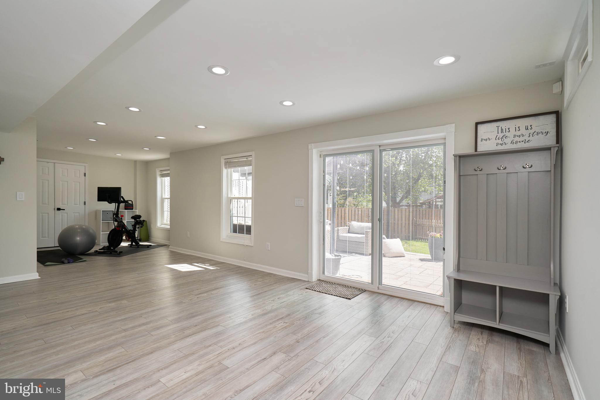 POTOMAC CROSSING - Residential