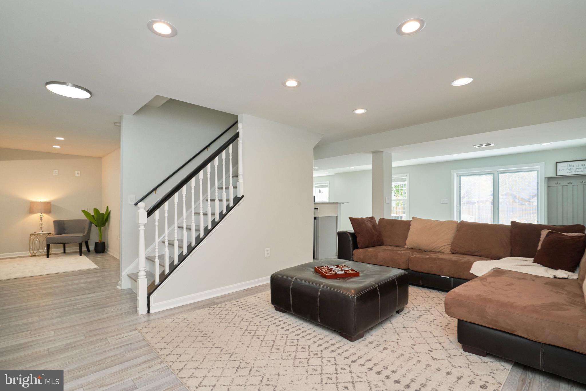 POTOMAC CROSSING - Residential