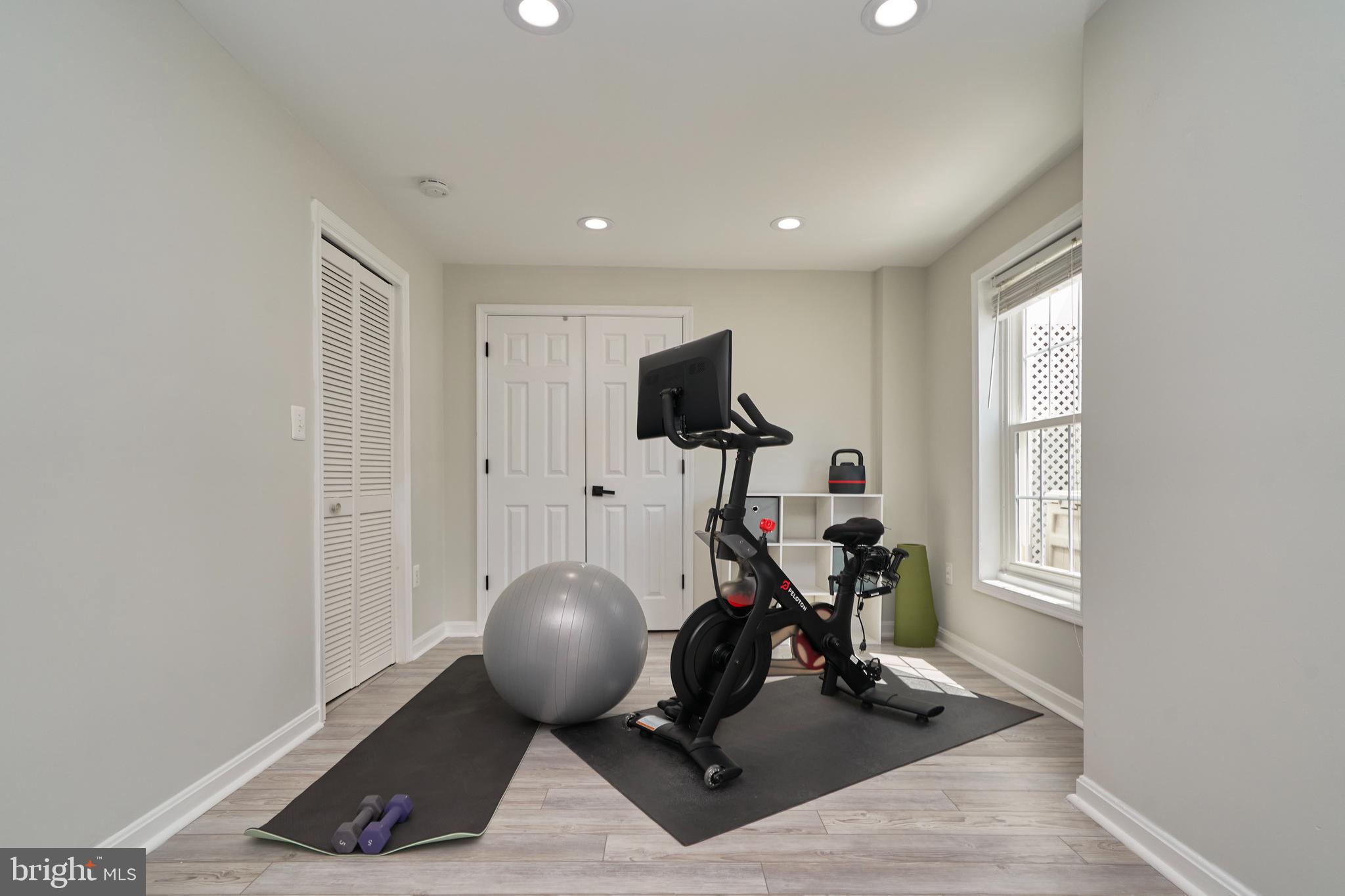 POTOMAC CROSSING - Residential