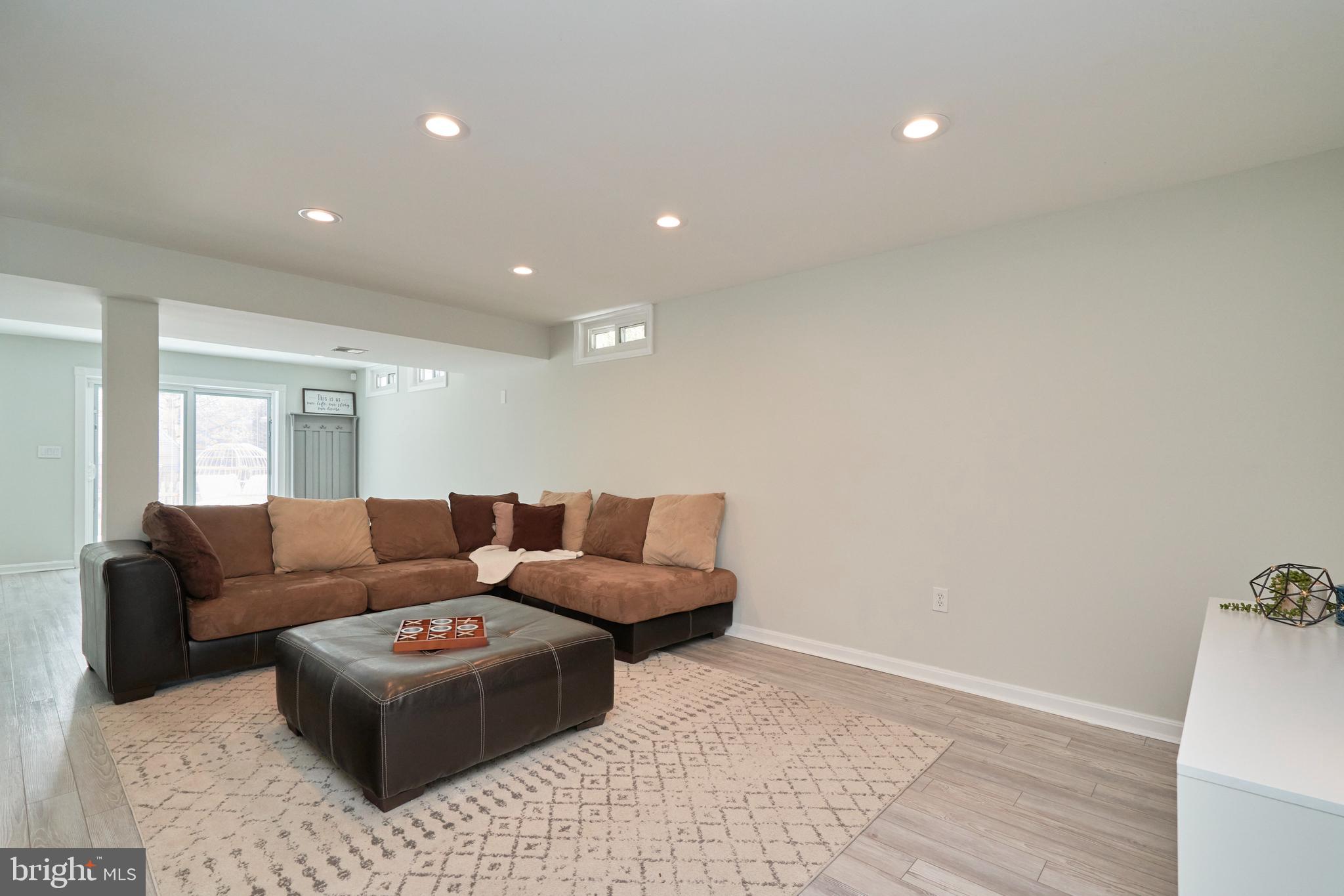POTOMAC CROSSING - Residential