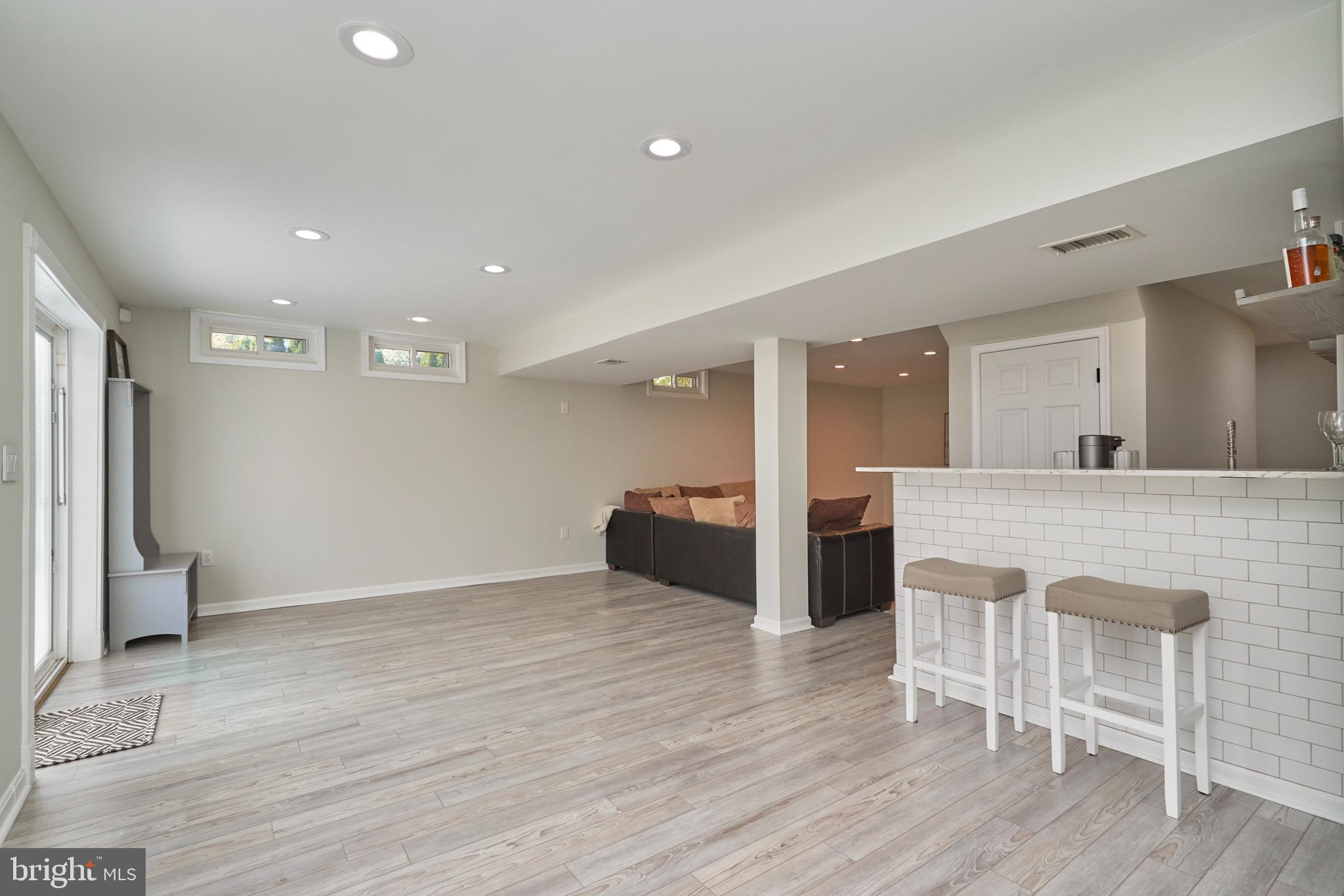 POTOMAC CROSSING - Residential