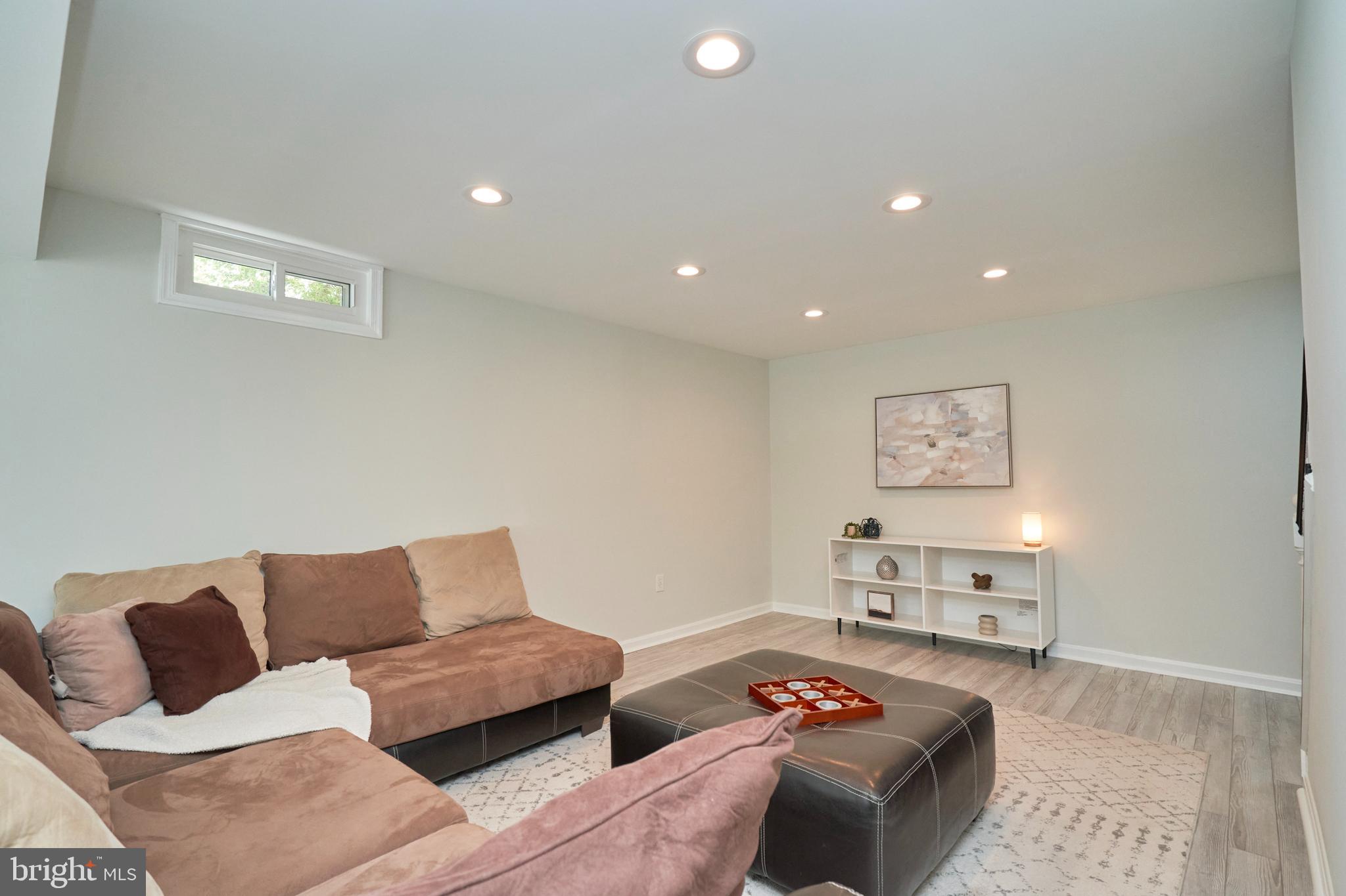 POTOMAC CROSSING - Residential