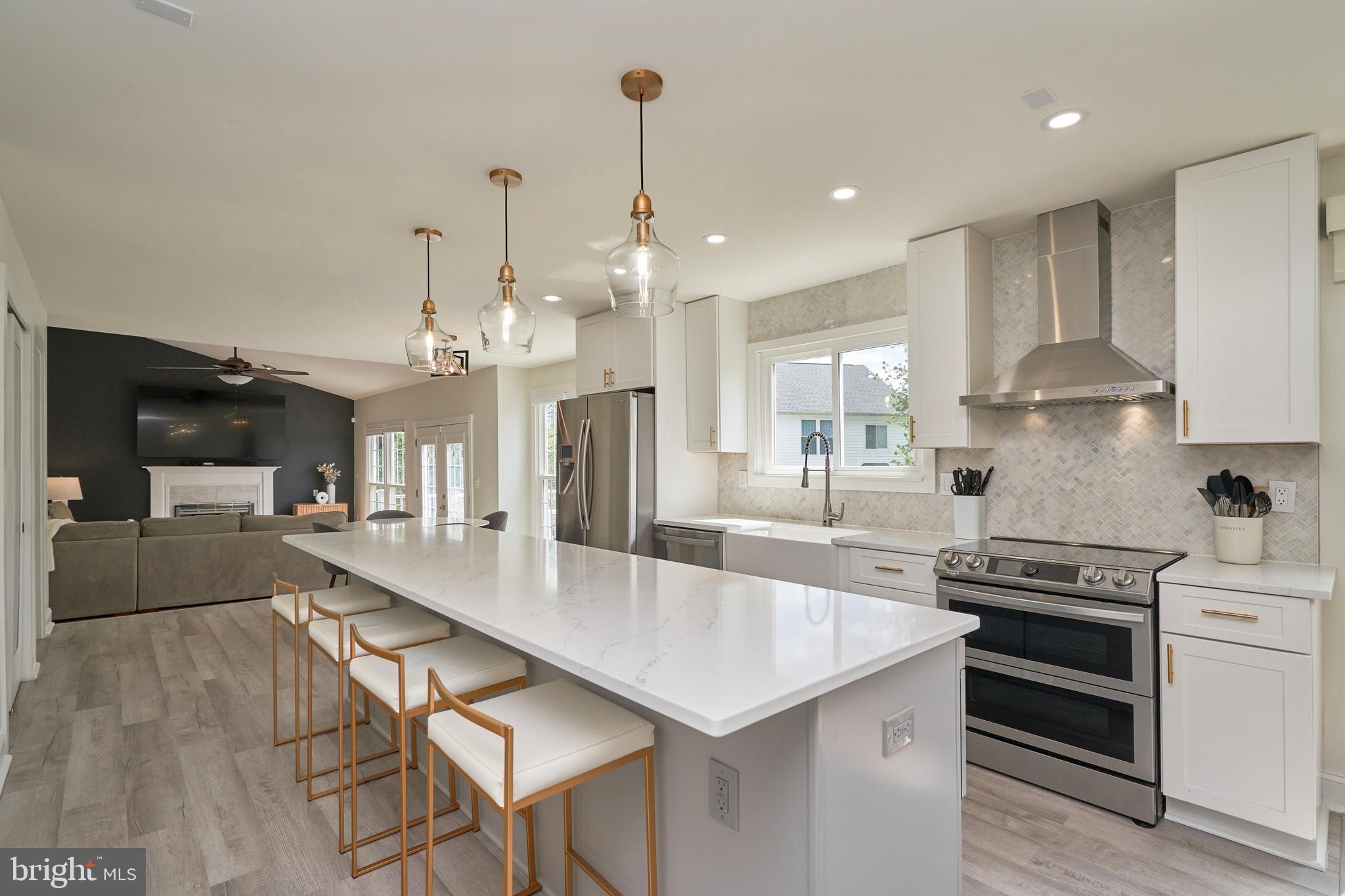 POTOMAC CROSSING - Residential