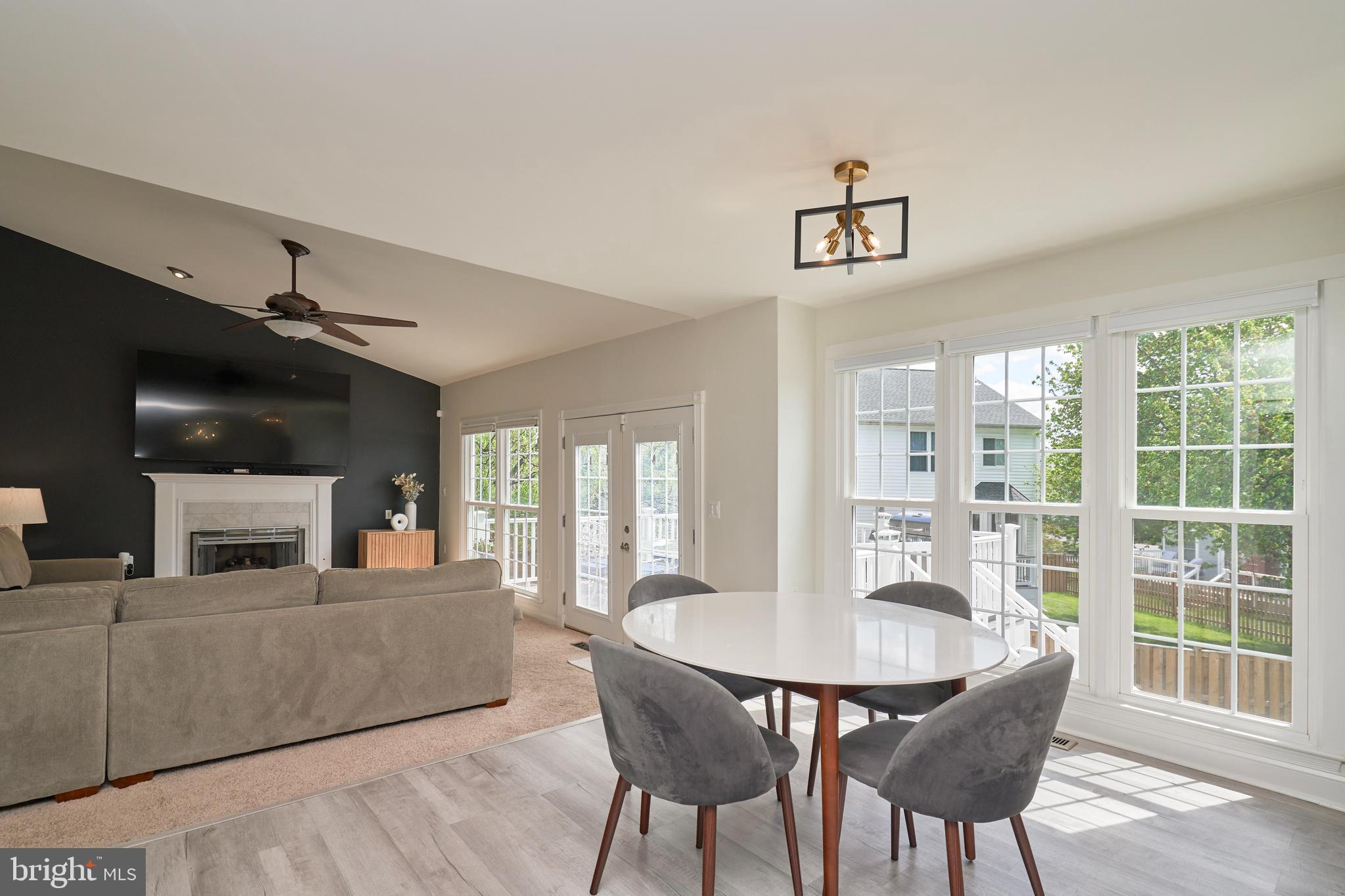 POTOMAC CROSSING - Residential