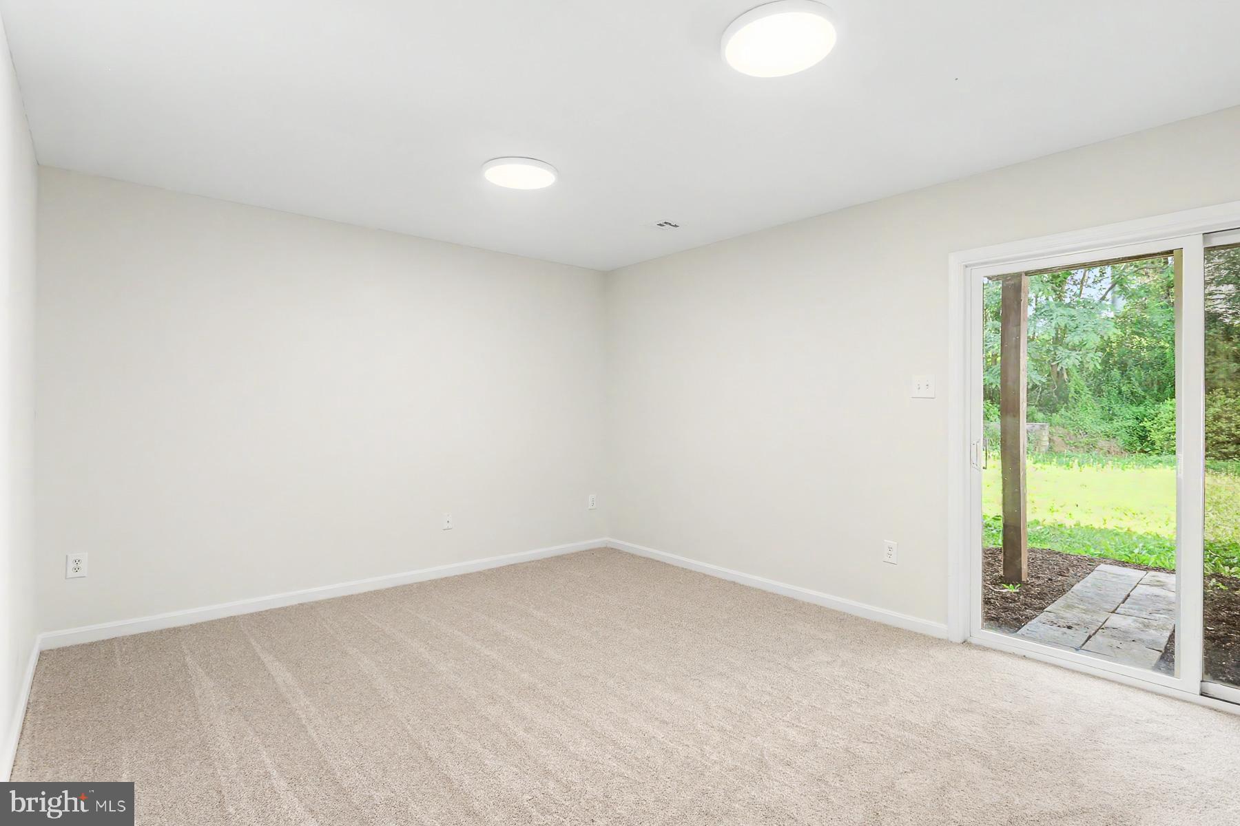 BISCAYNE WOODS - Residential
