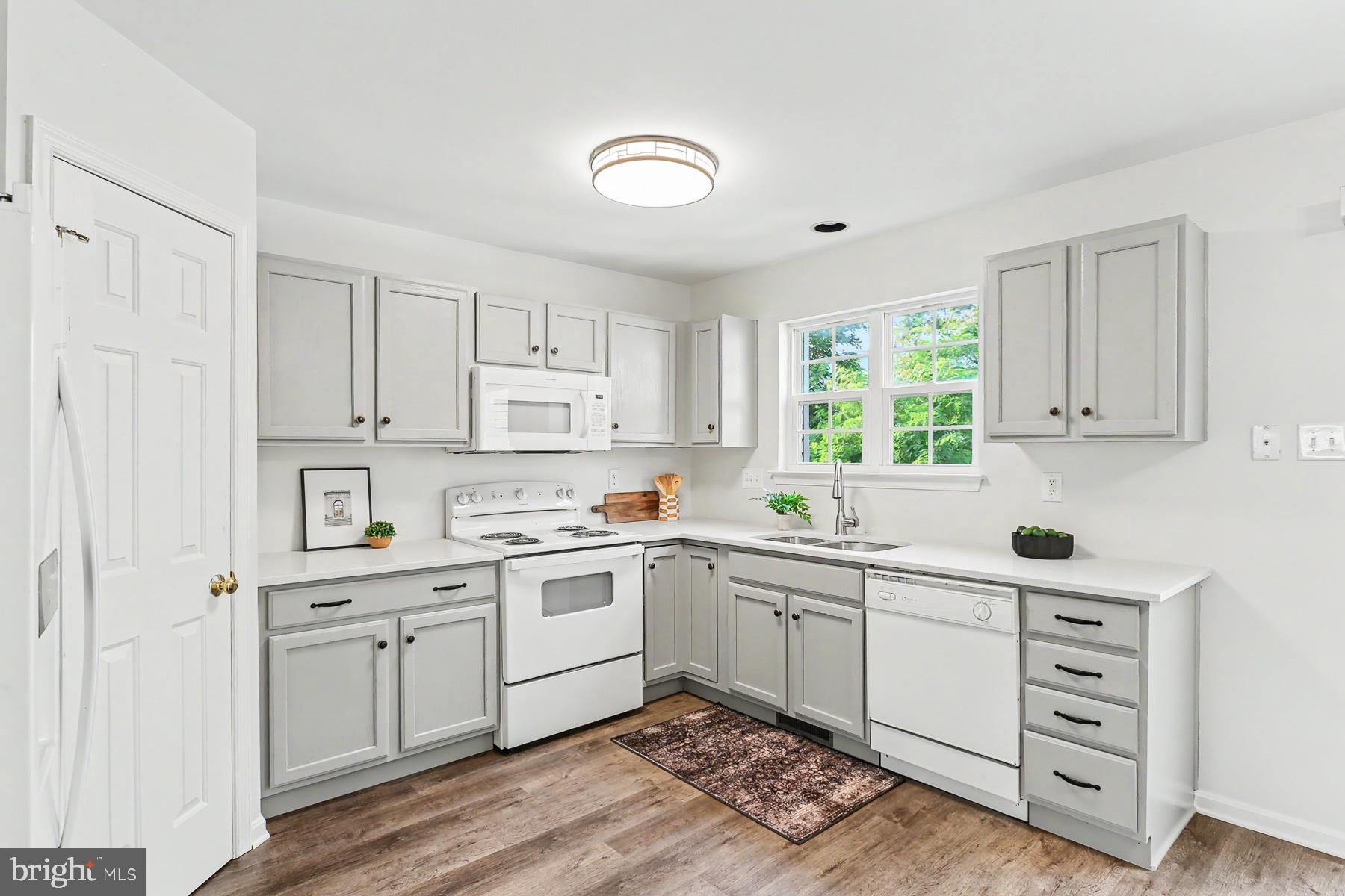 BISCAYNE WOODS - Residential
