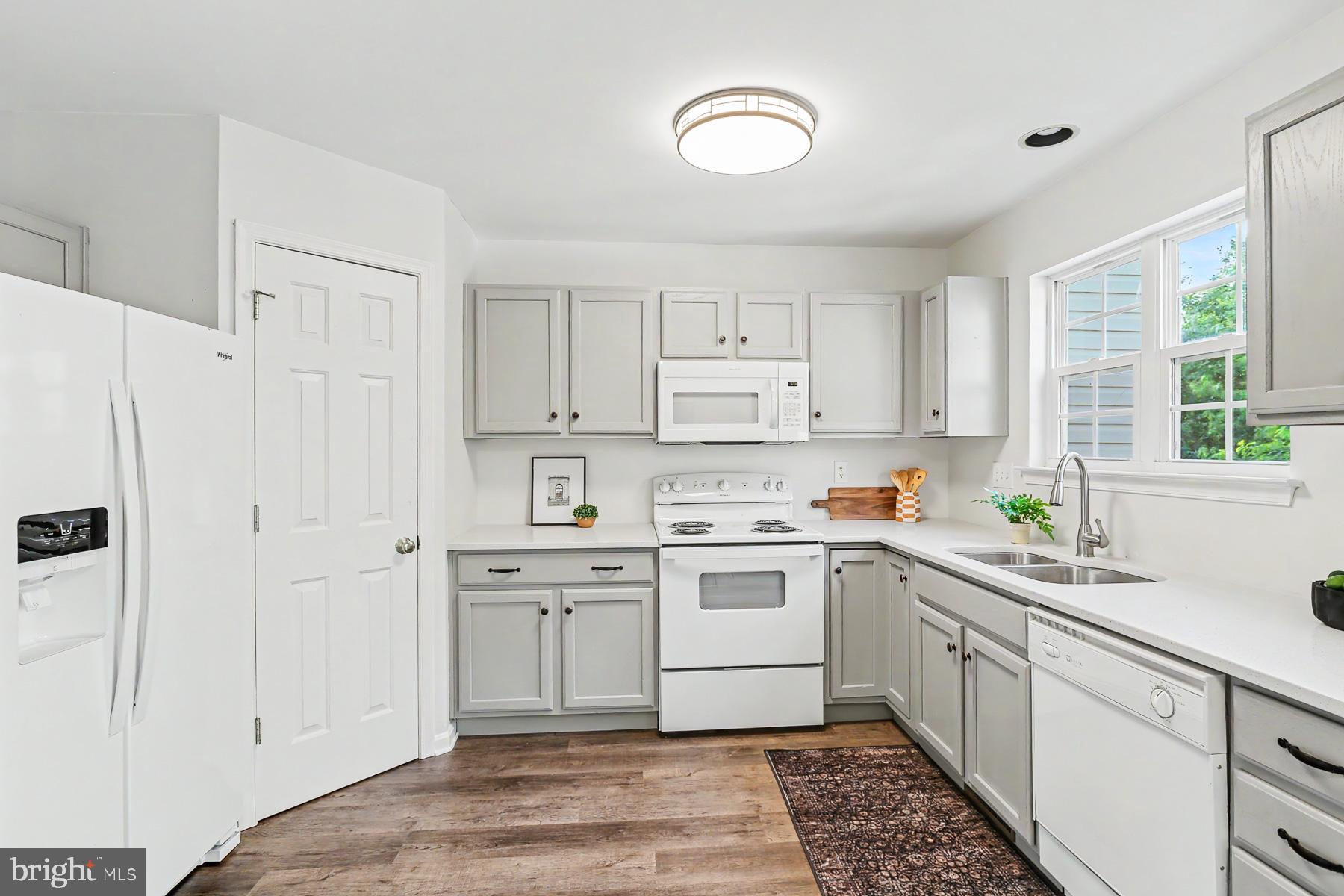 BISCAYNE WOODS - Residential