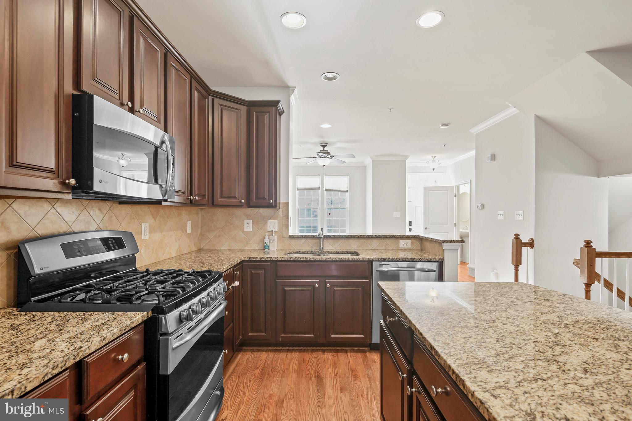 DORCHESTER WOODS - Residential Lease