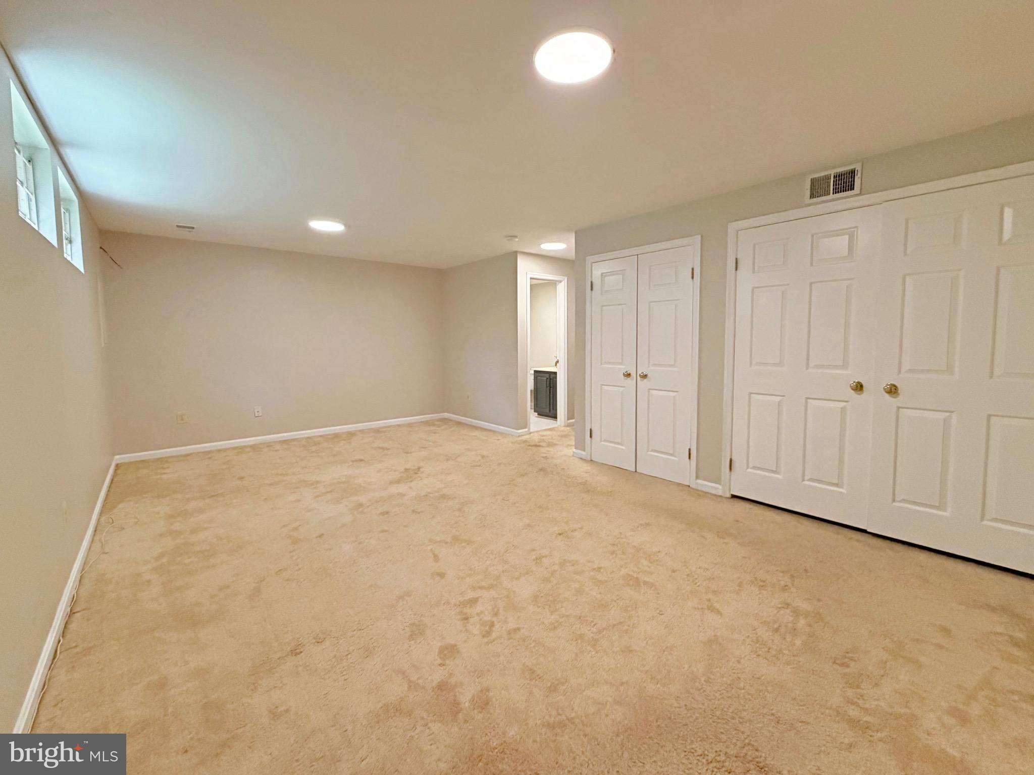 WOODLAND HILLS - Residential