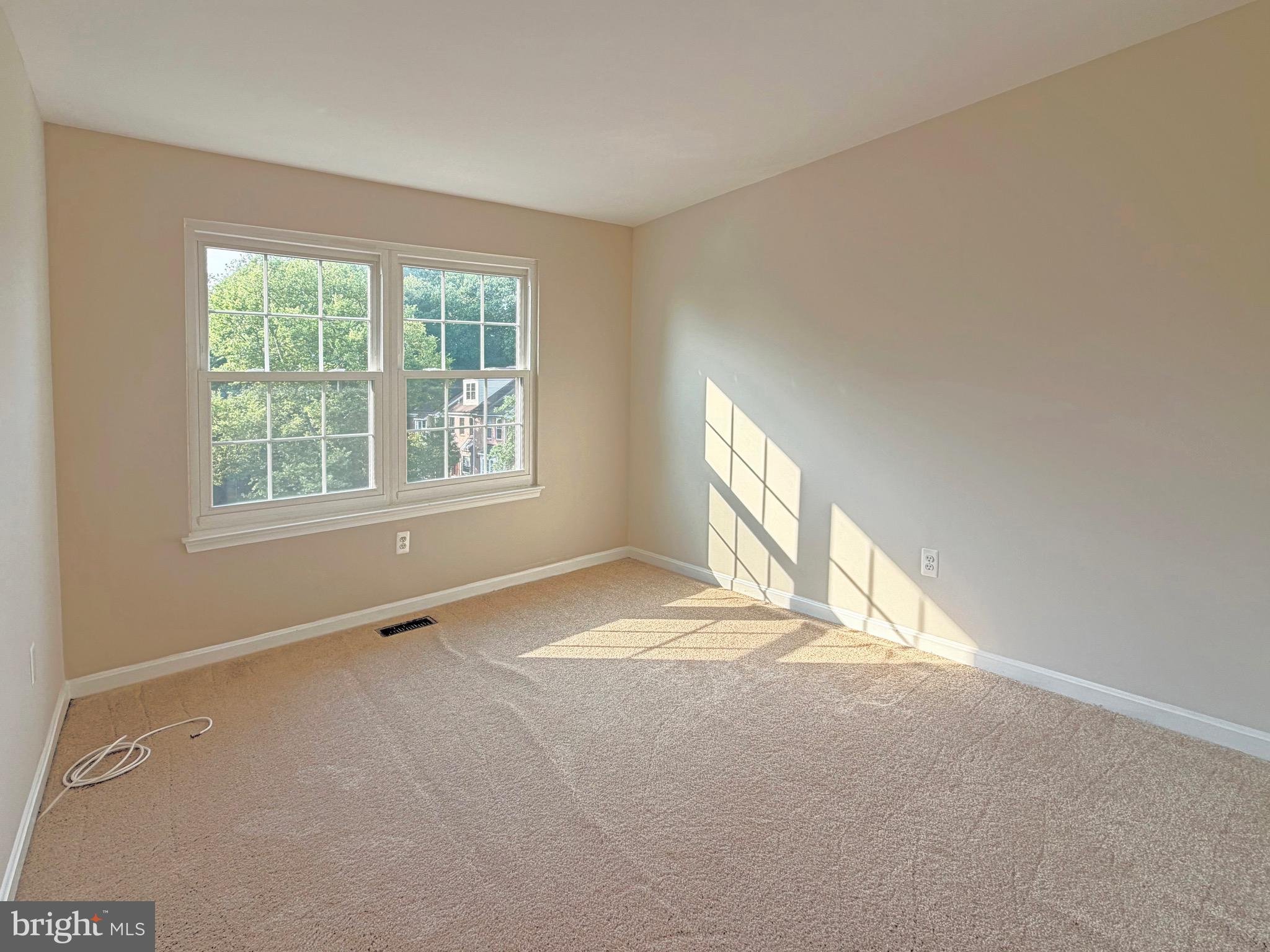 WOODLAND HILLS - Residential
