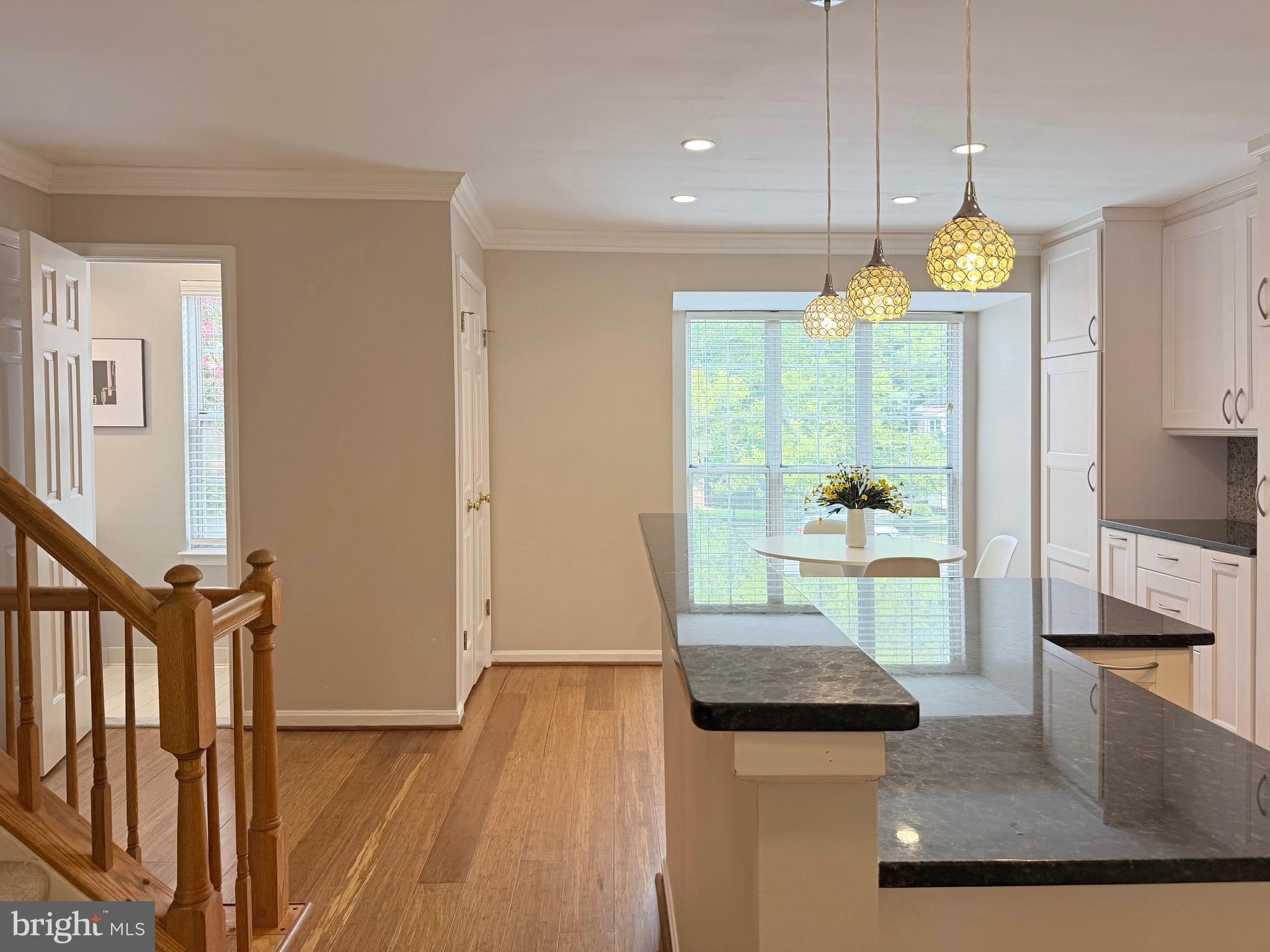 WOODLAND HILLS - Residential