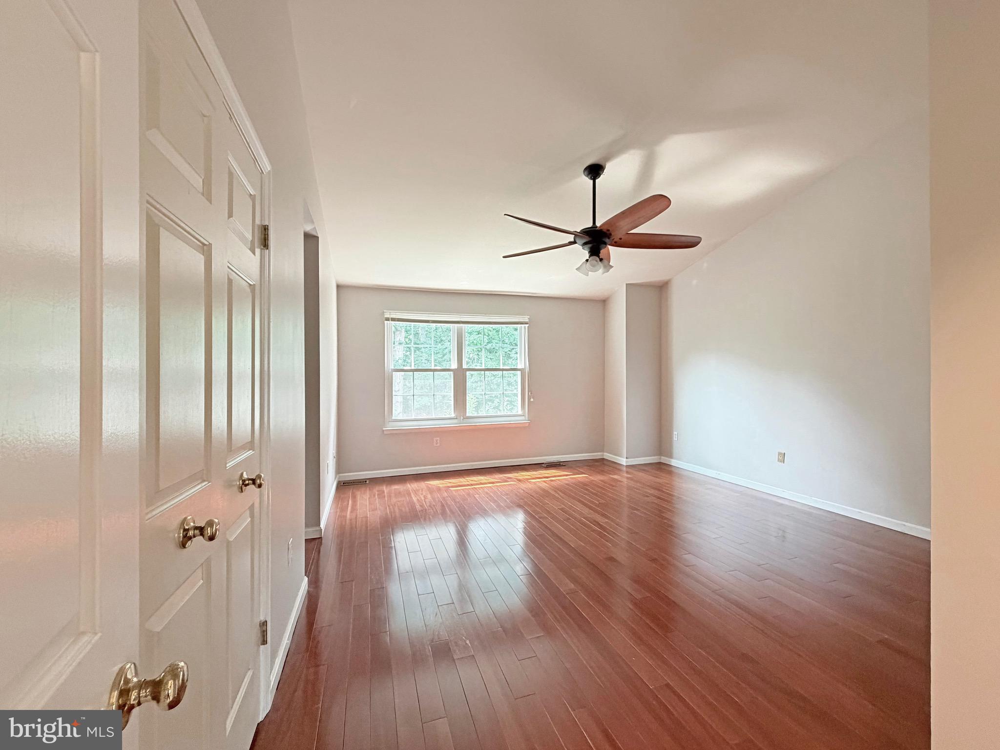 WOODLAND HILLS - Residential