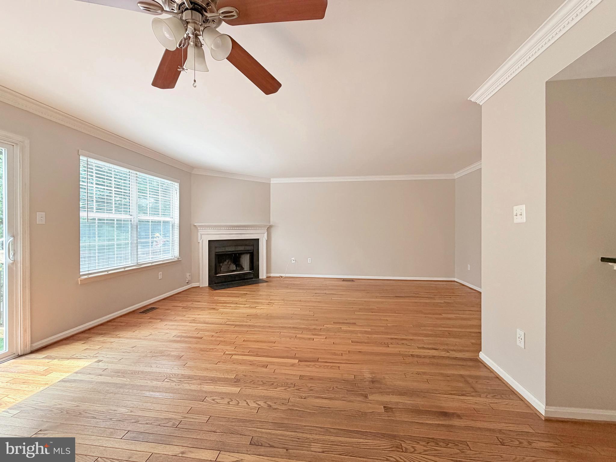 WOODLAND HILLS - Residential