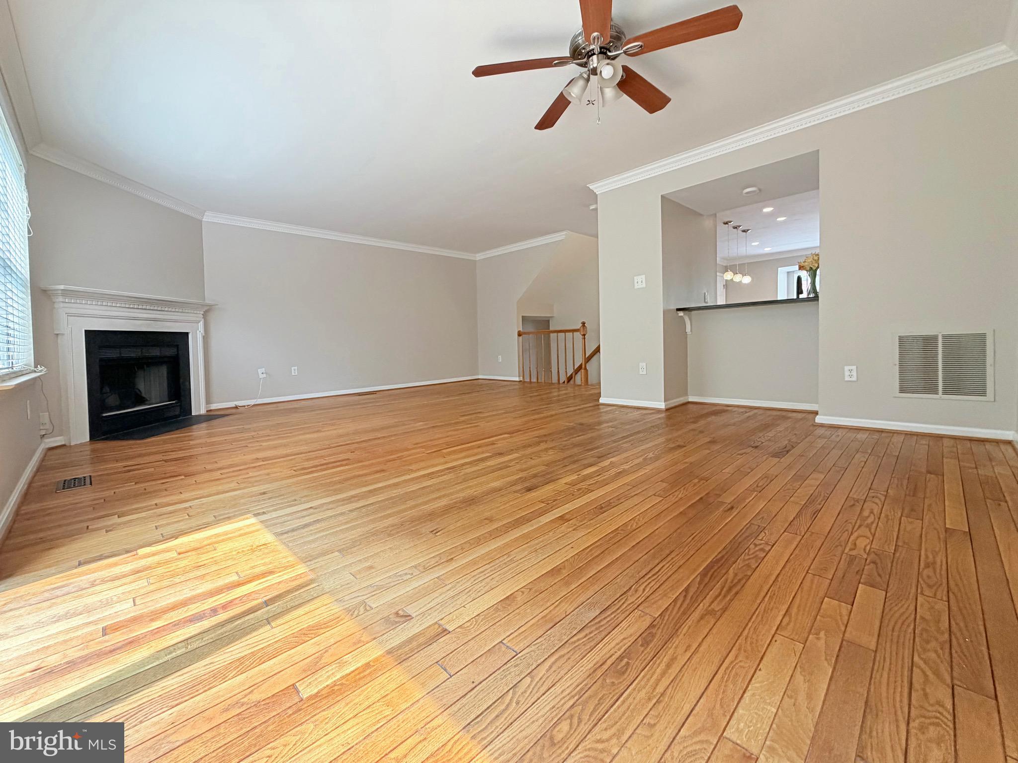 WOODLAND HILLS - Residential