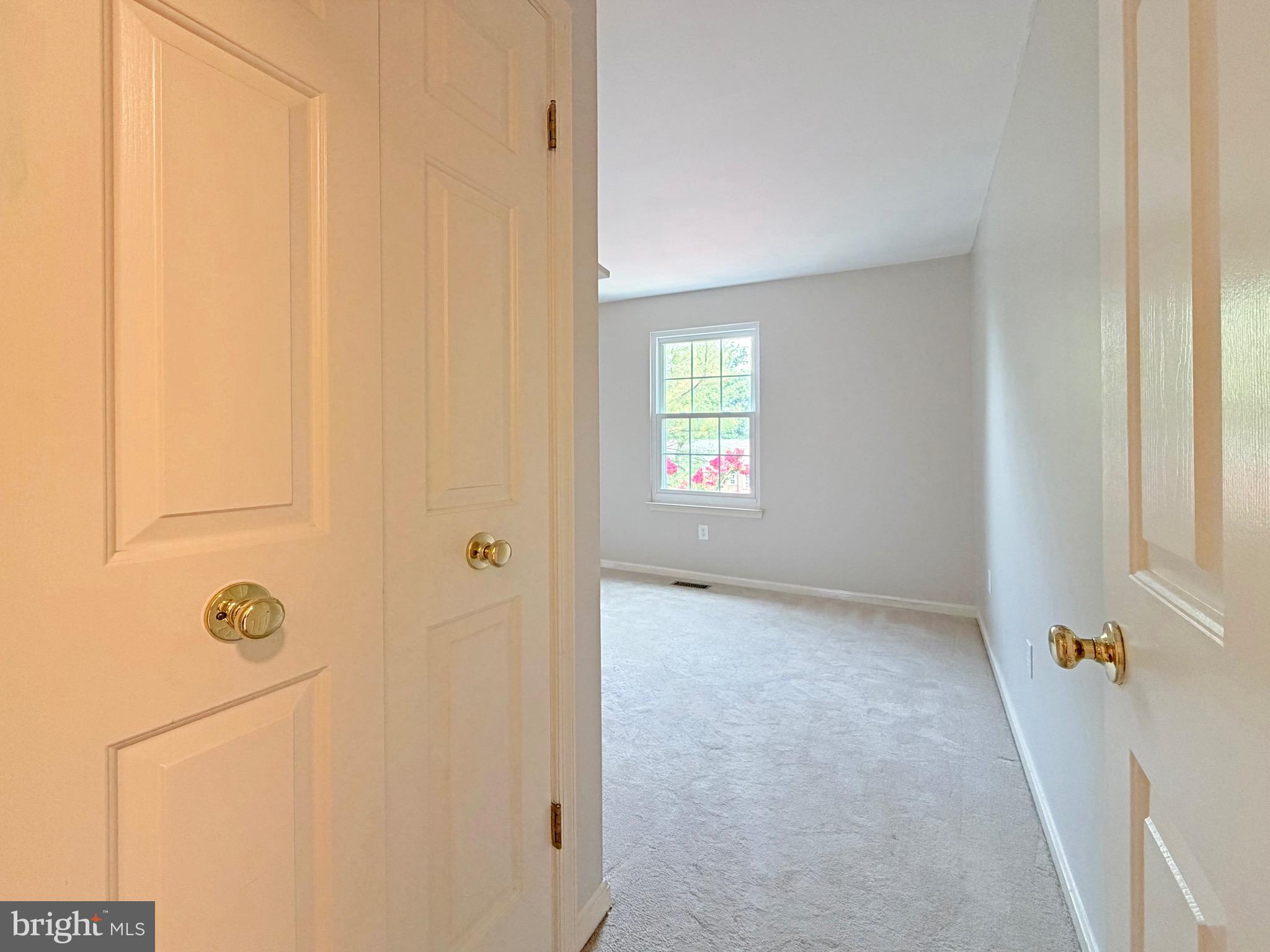 WOODLAND HILLS - Residential