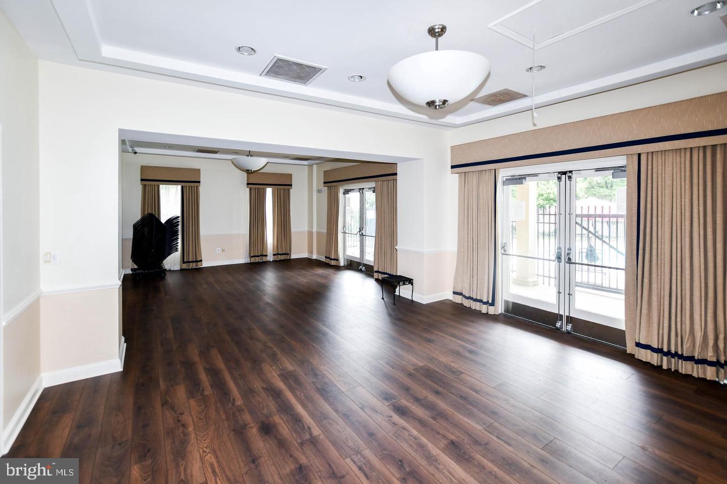 REGENT PARK - Residential