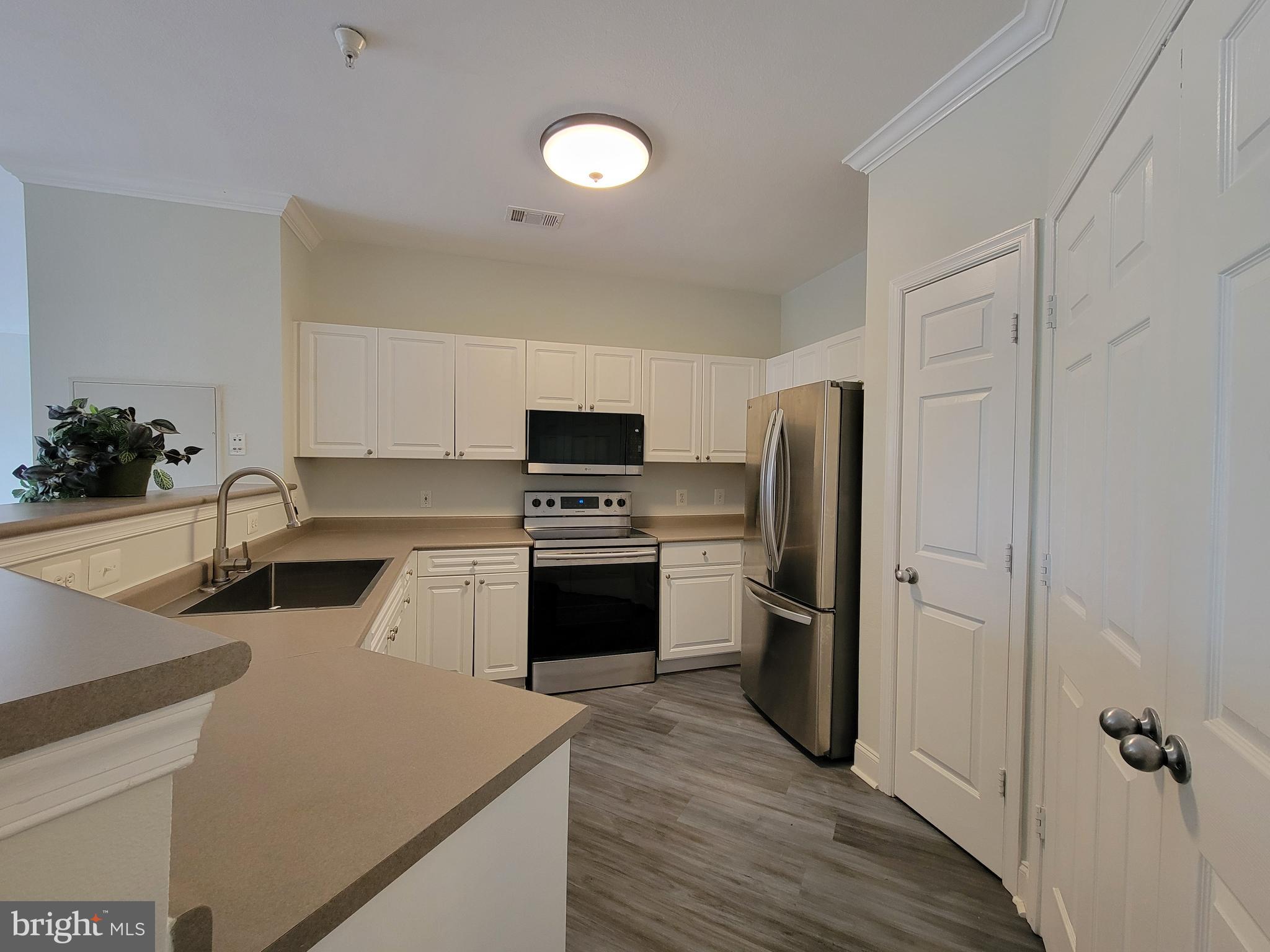HIGH POINT AT JEFFERSON PARK - Residential