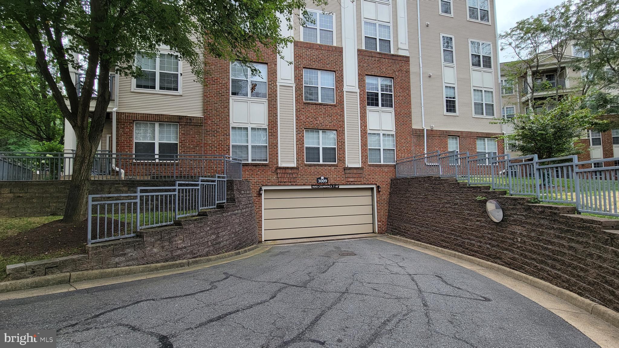 HIGH POINT AT JEFFERSON PARK - Residential