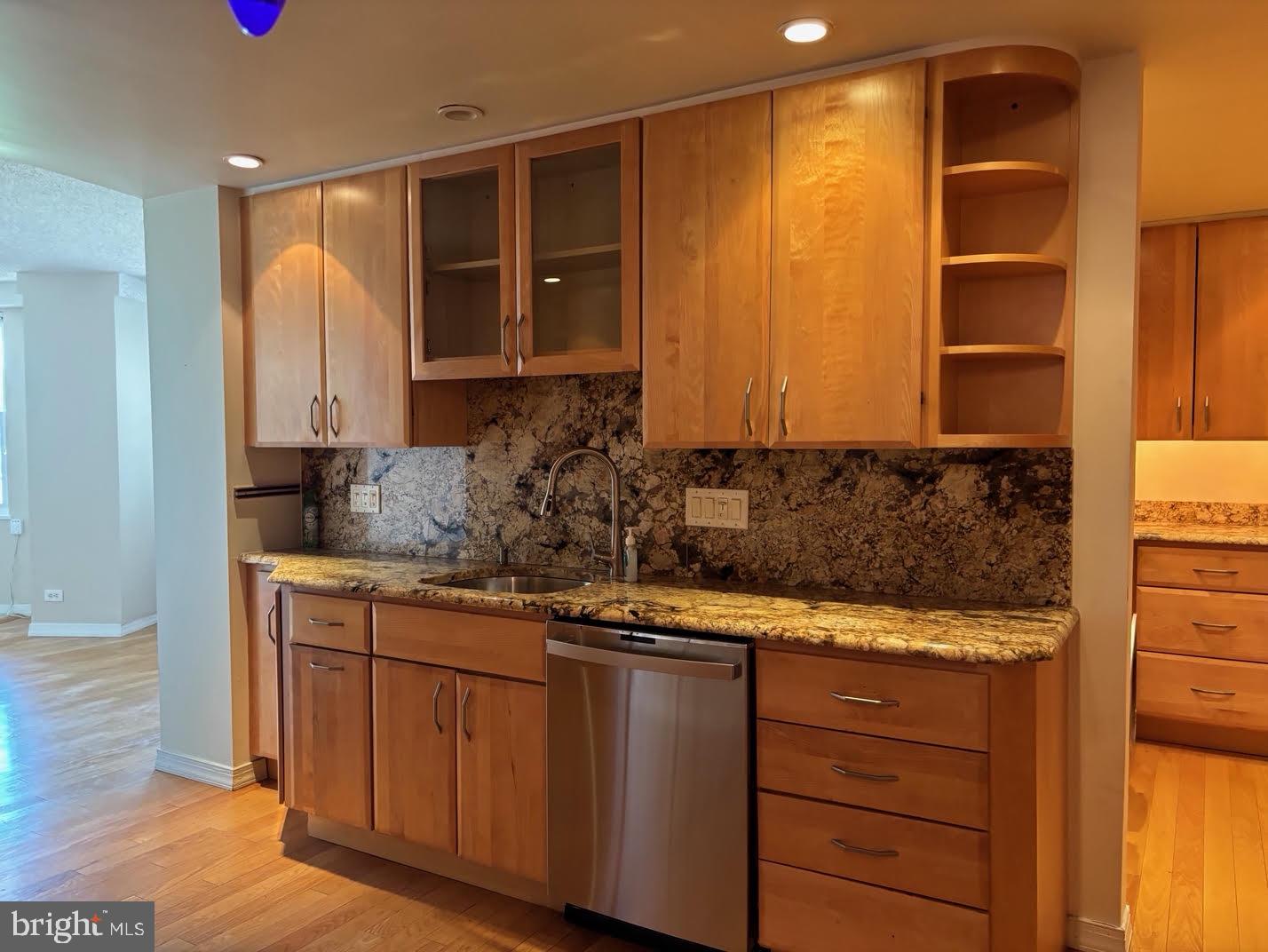 OAK HILL - Residential