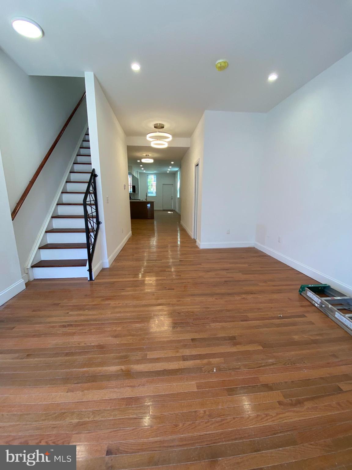 STRAWBERRY MANSION - Residential