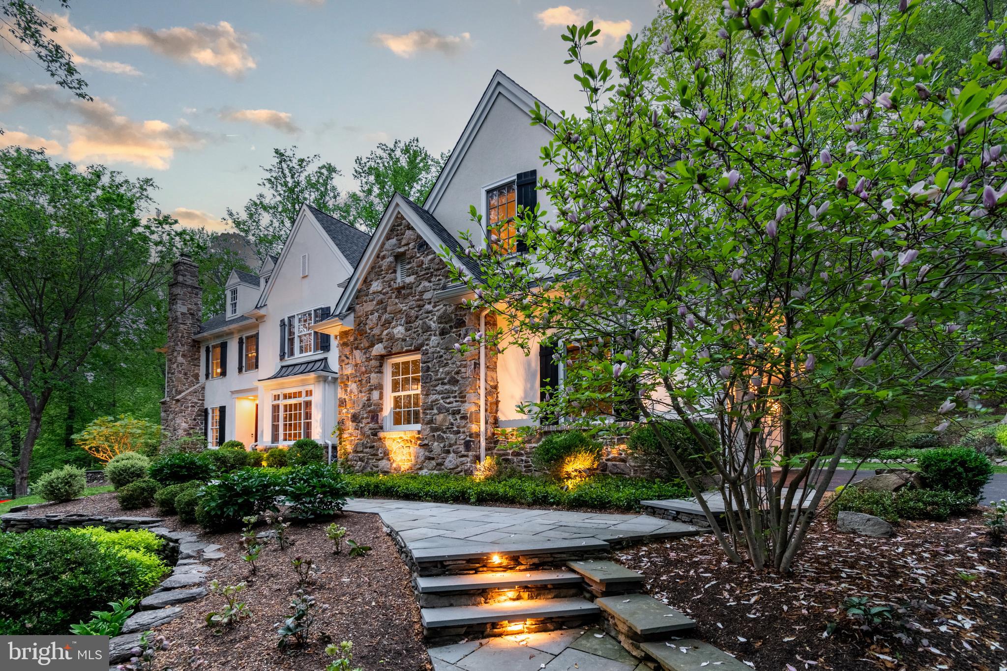 STONE MOUNT @ JERI - Residential