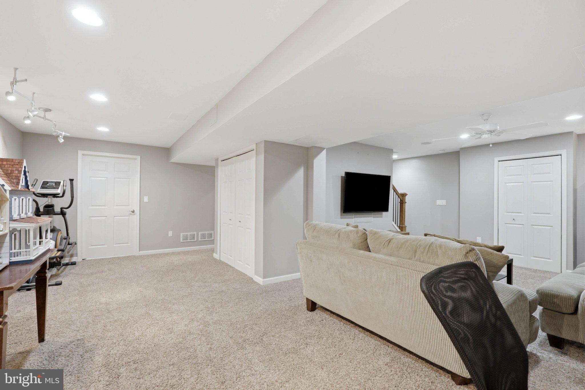EAGLE HEIGHTS - Residential