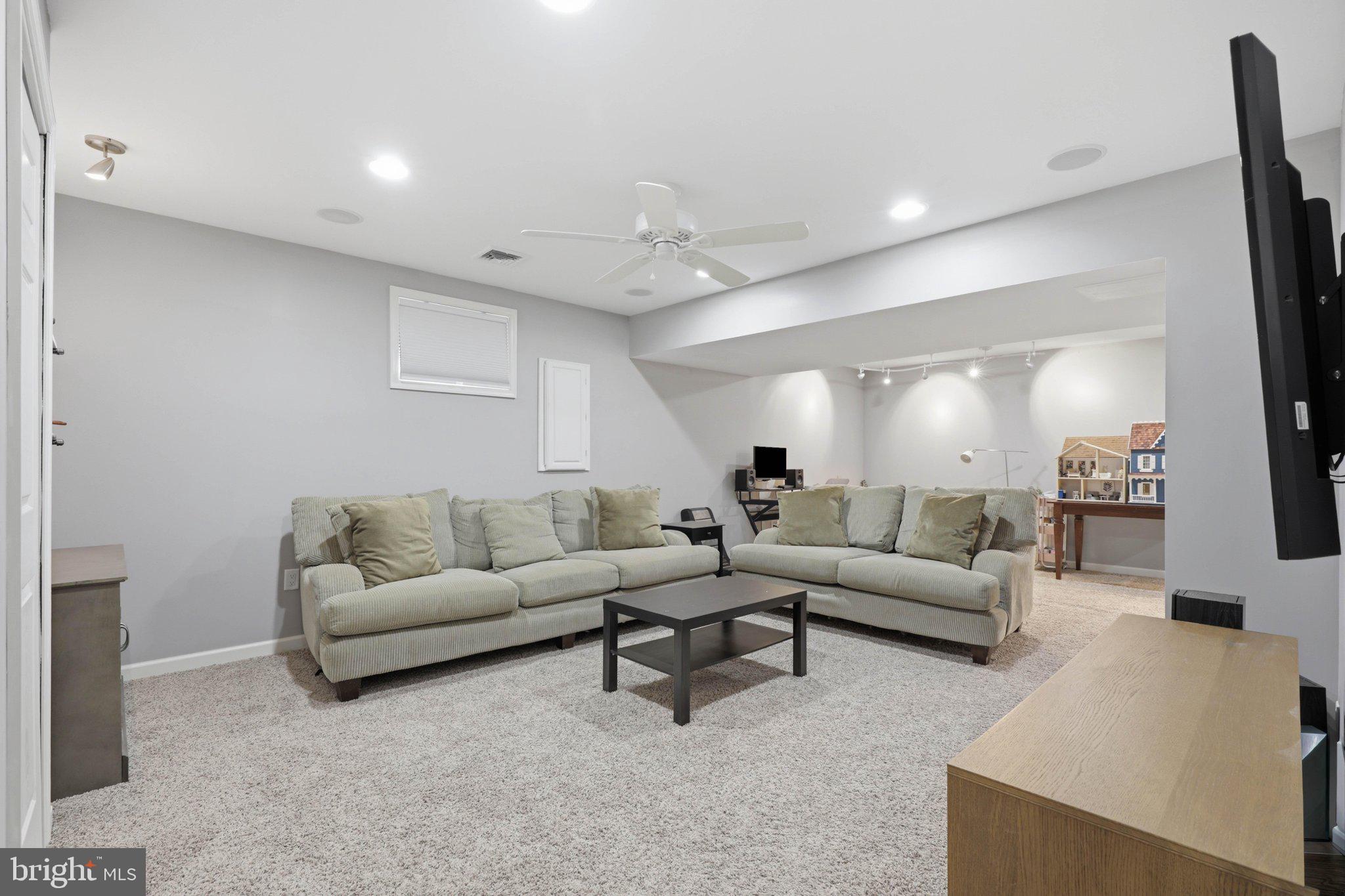EAGLE HEIGHTS - Residential