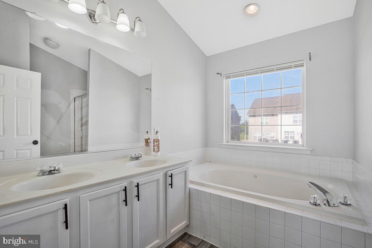 FRANKFORD ESTATES - Residential