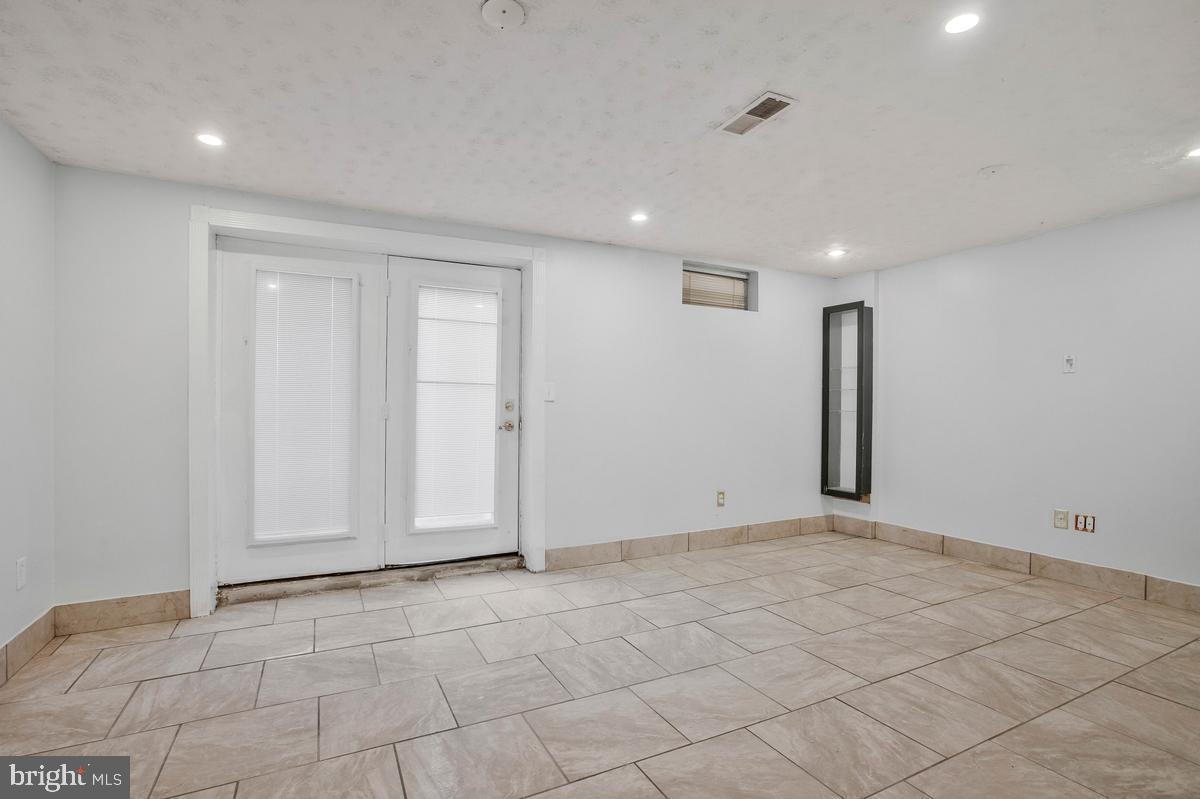 FRANKFORD ESTATES - Residential
