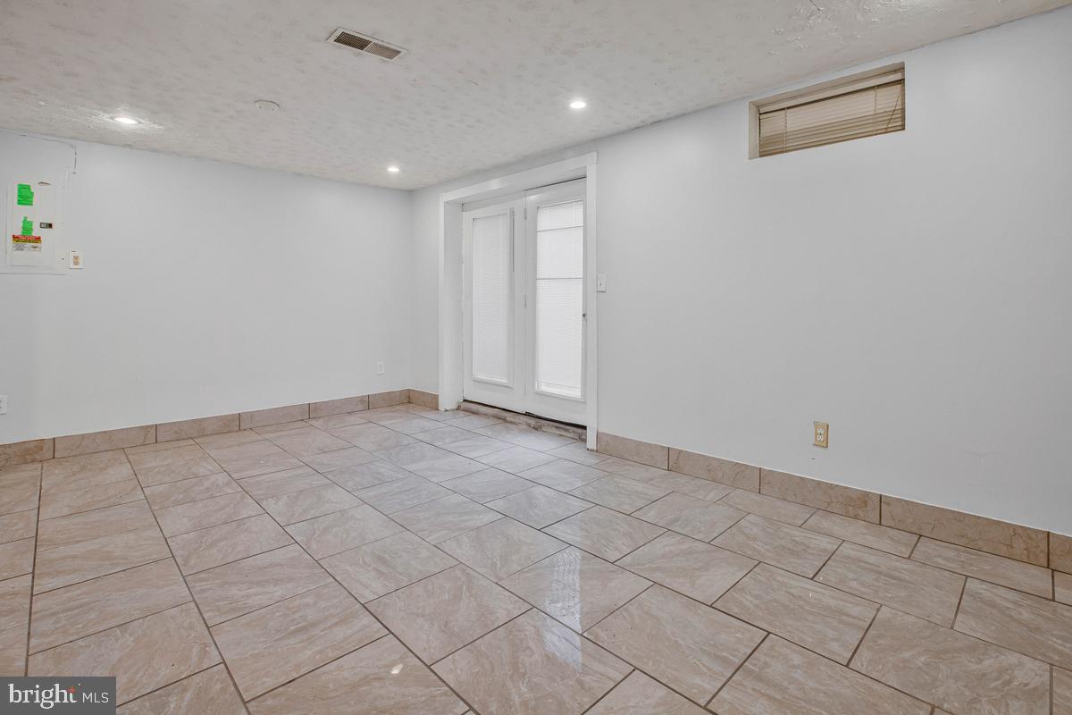 FRANKFORD ESTATES - Residential