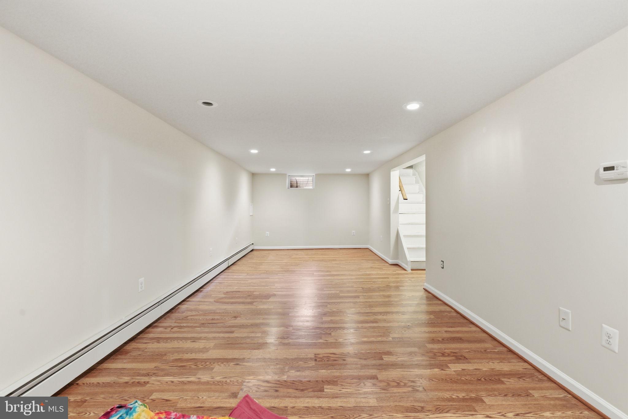 FALLS CHURCH - Residential