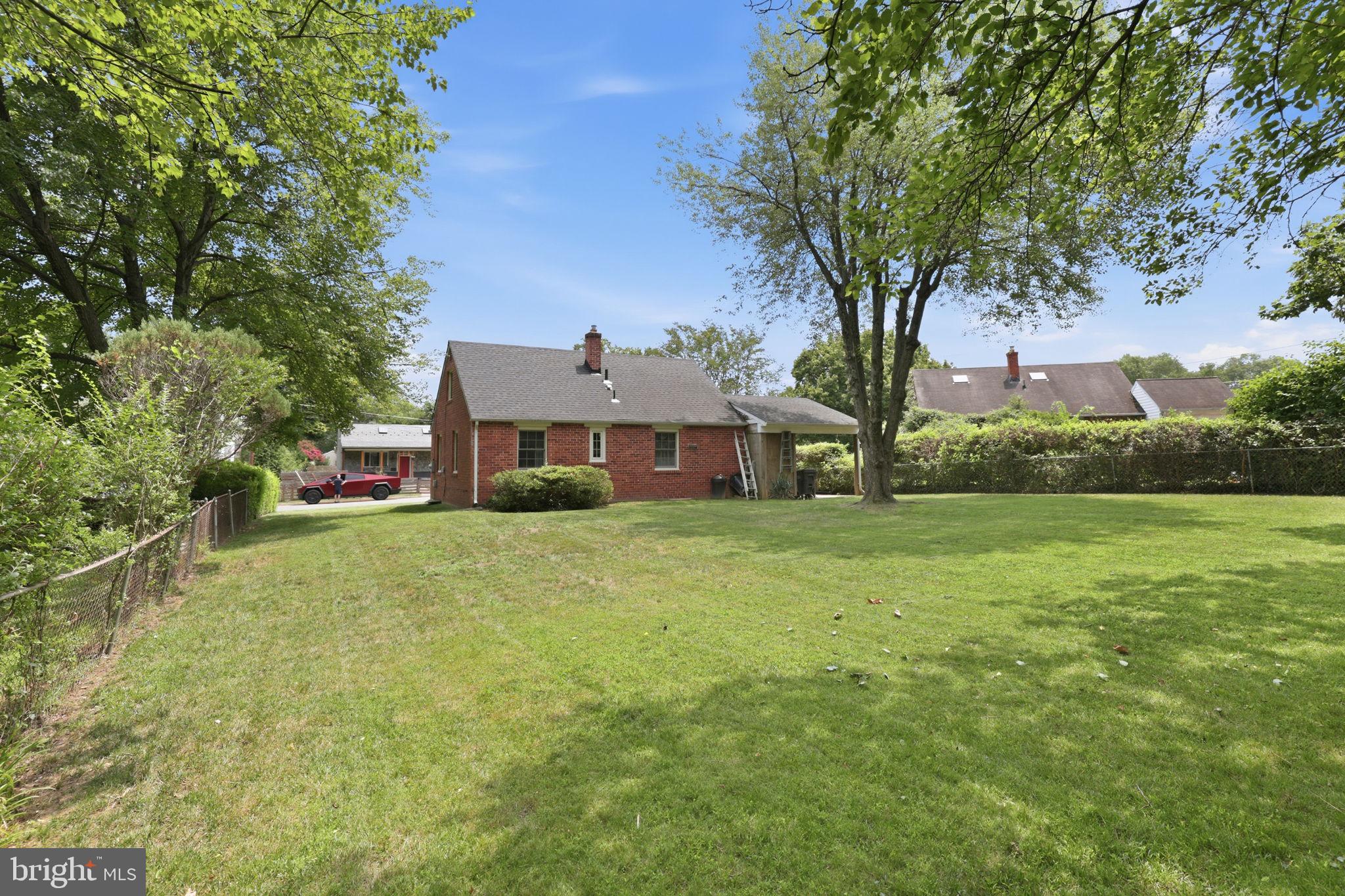 FALLS CHURCH - Residential