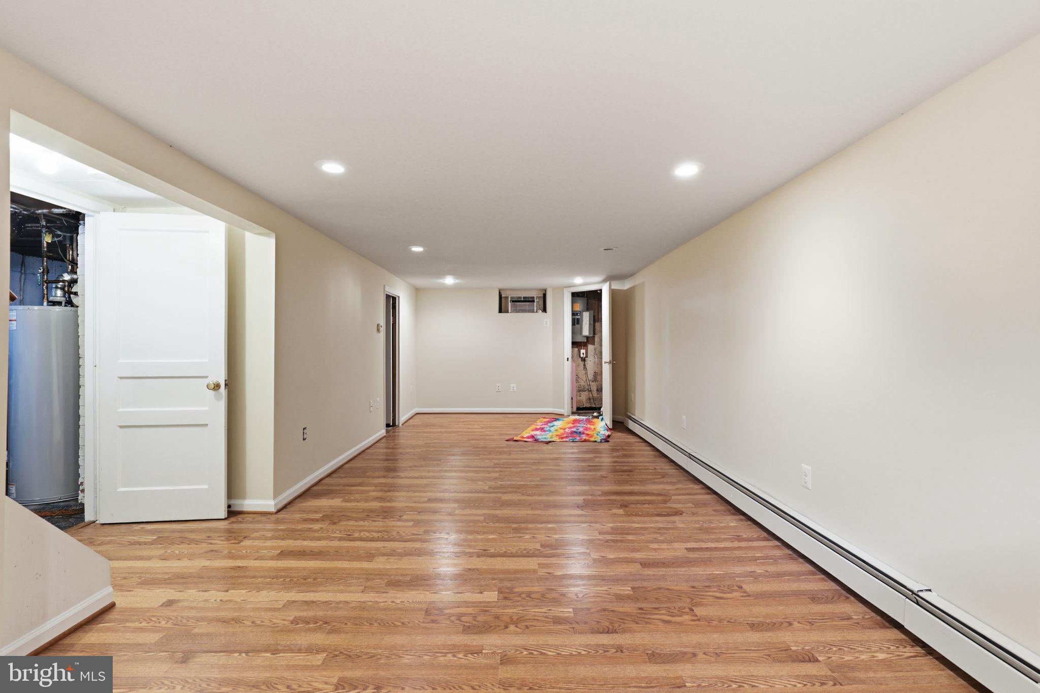 FALLS CHURCH - Residential