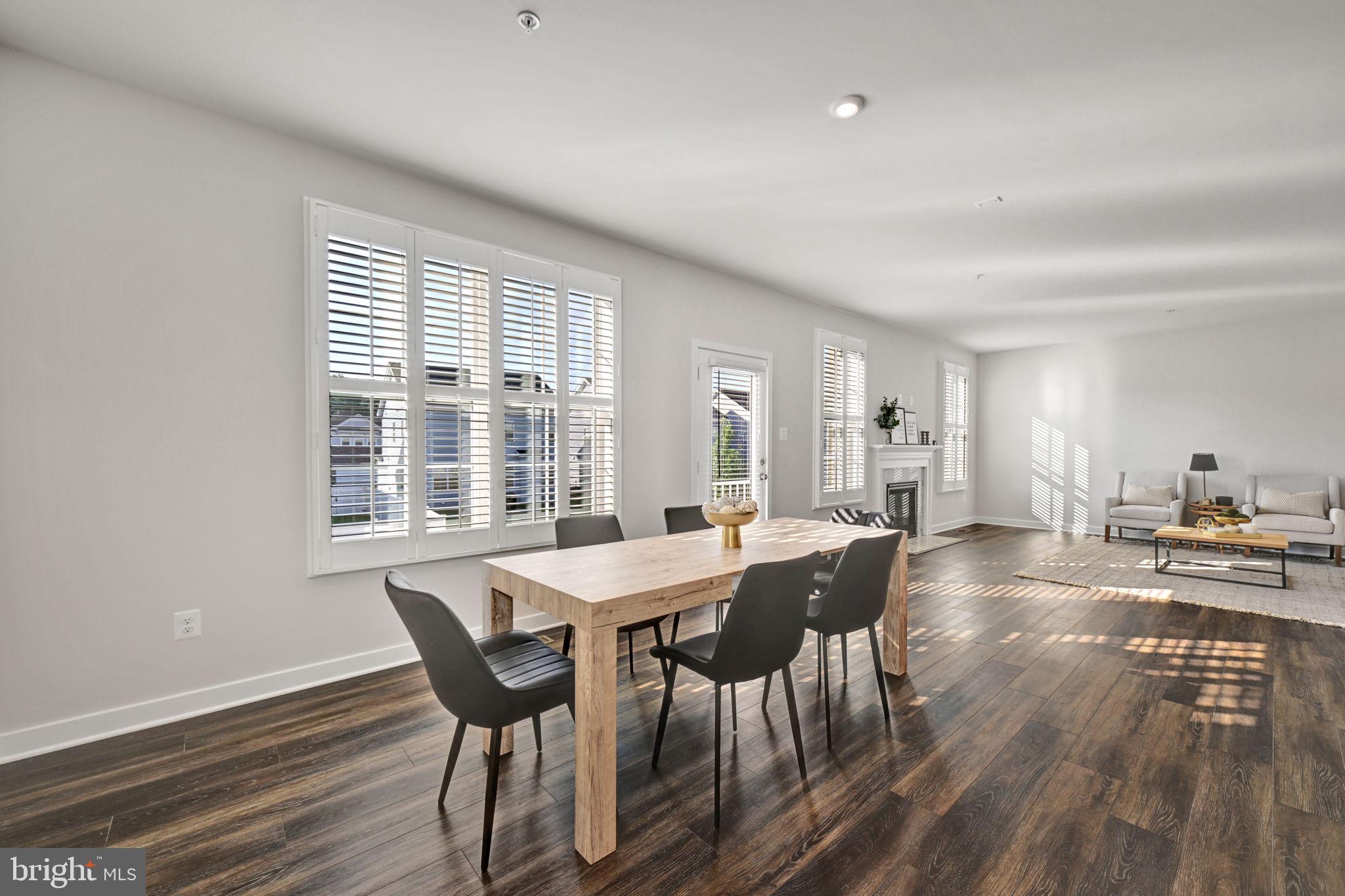 TWO RIVERS - Residential