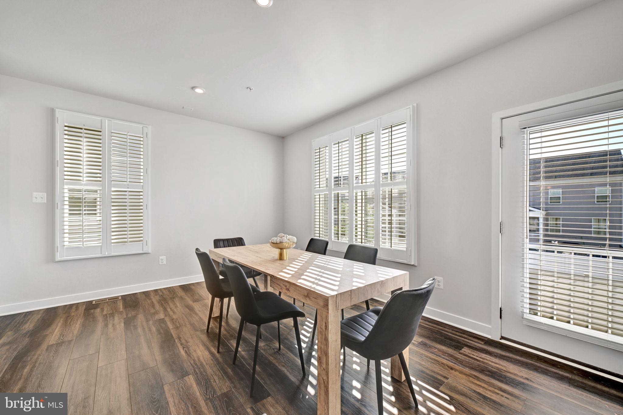 TWO RIVERS - Residential