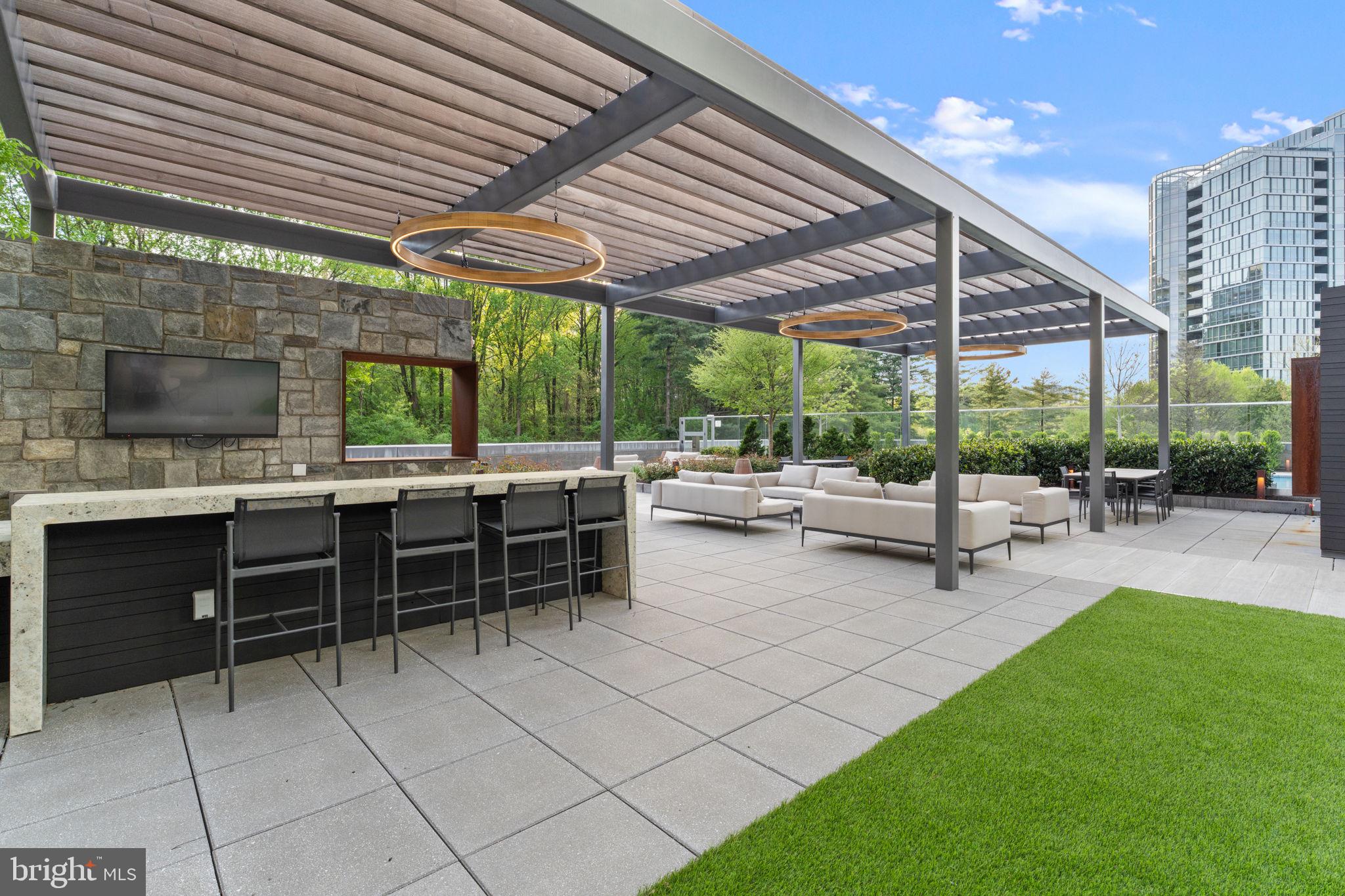 TYSONS CORNER - Residential