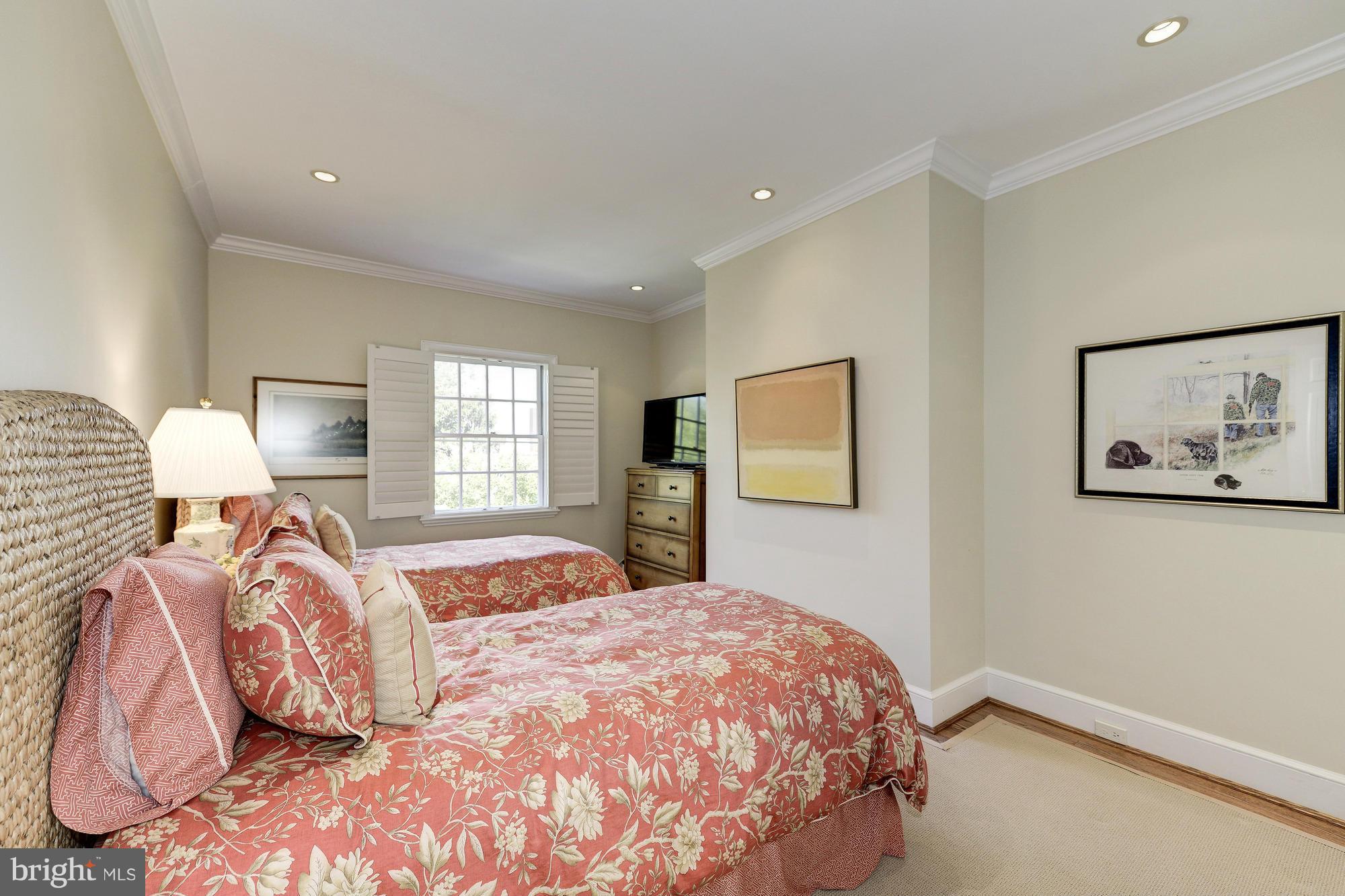 GEORGETOWN - Residential
