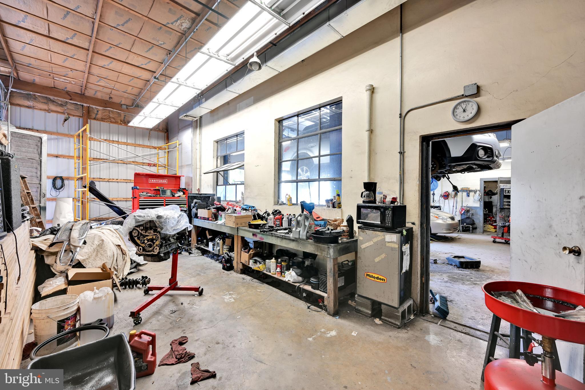 SOUTH SIDE OF CITY - Commercial Sale