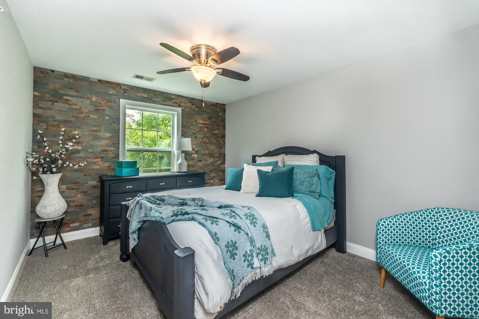 LAFAYETTE CROSSING - Residential